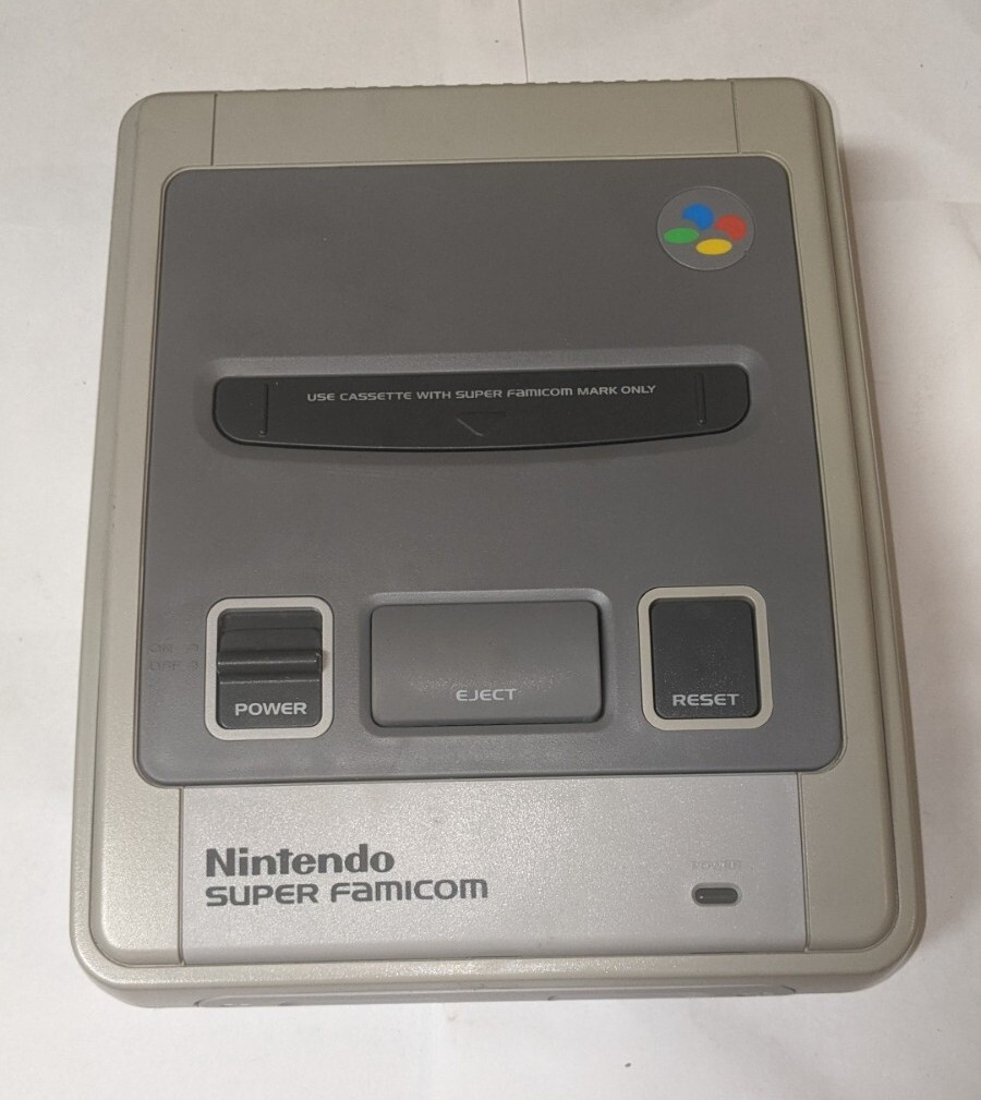 Nintendo Super Famicom Console + Super Mario Kart + 2Controller – HVC-002. SF21