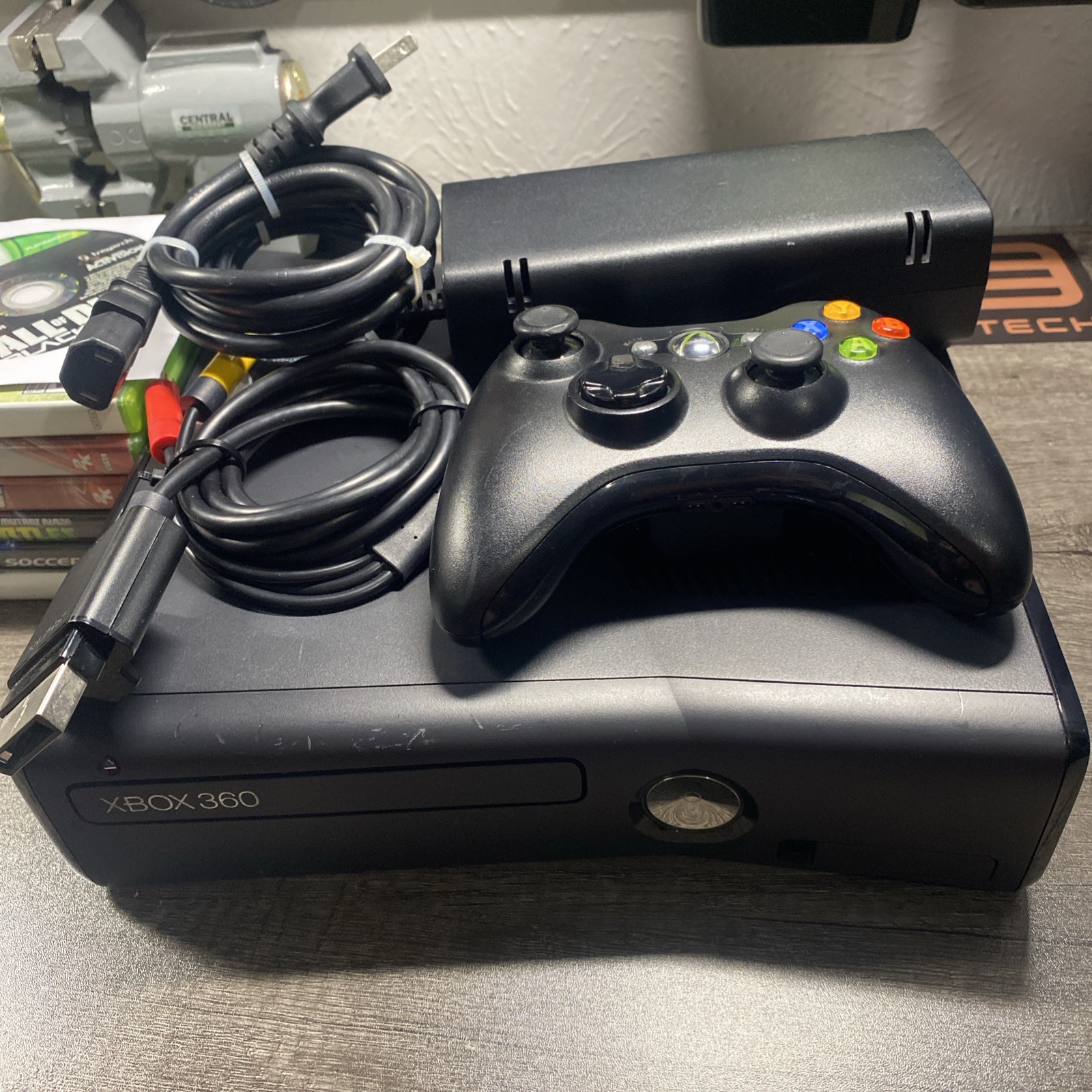 Microsoft Xbox 360 S Slim Console Bundle 1 Controller 8 Games & Cables Tested!