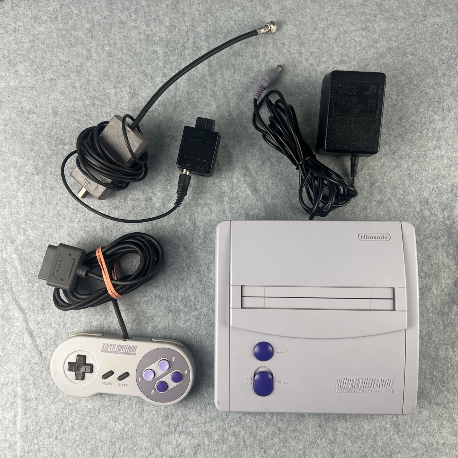 Super Nintendo SNES Jr Console SNS-101 Controller & Genuine Cords Tested Working