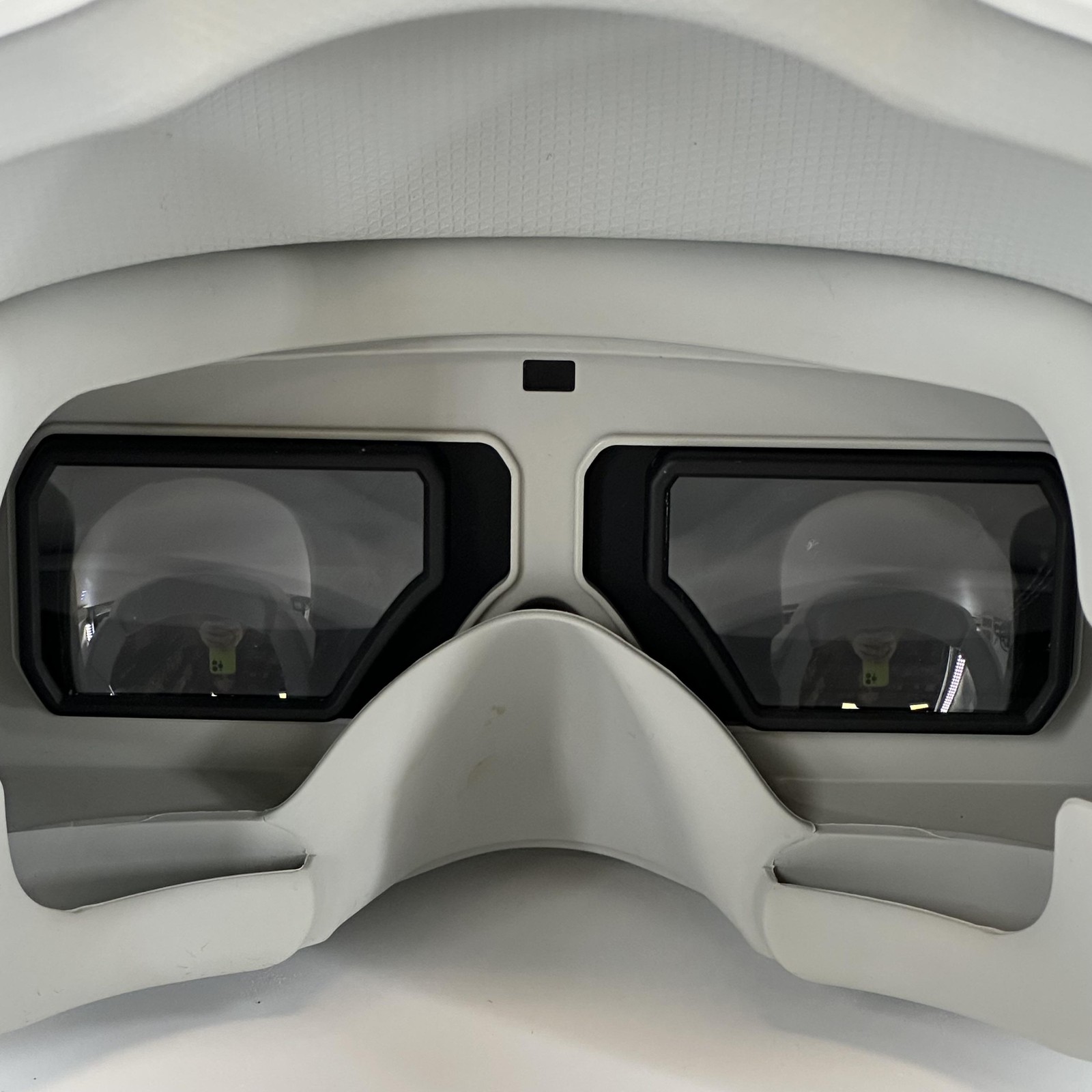 DJI Phantom 3 Standard Drone Quadcopter White w/ DJI goggles FPV – Good