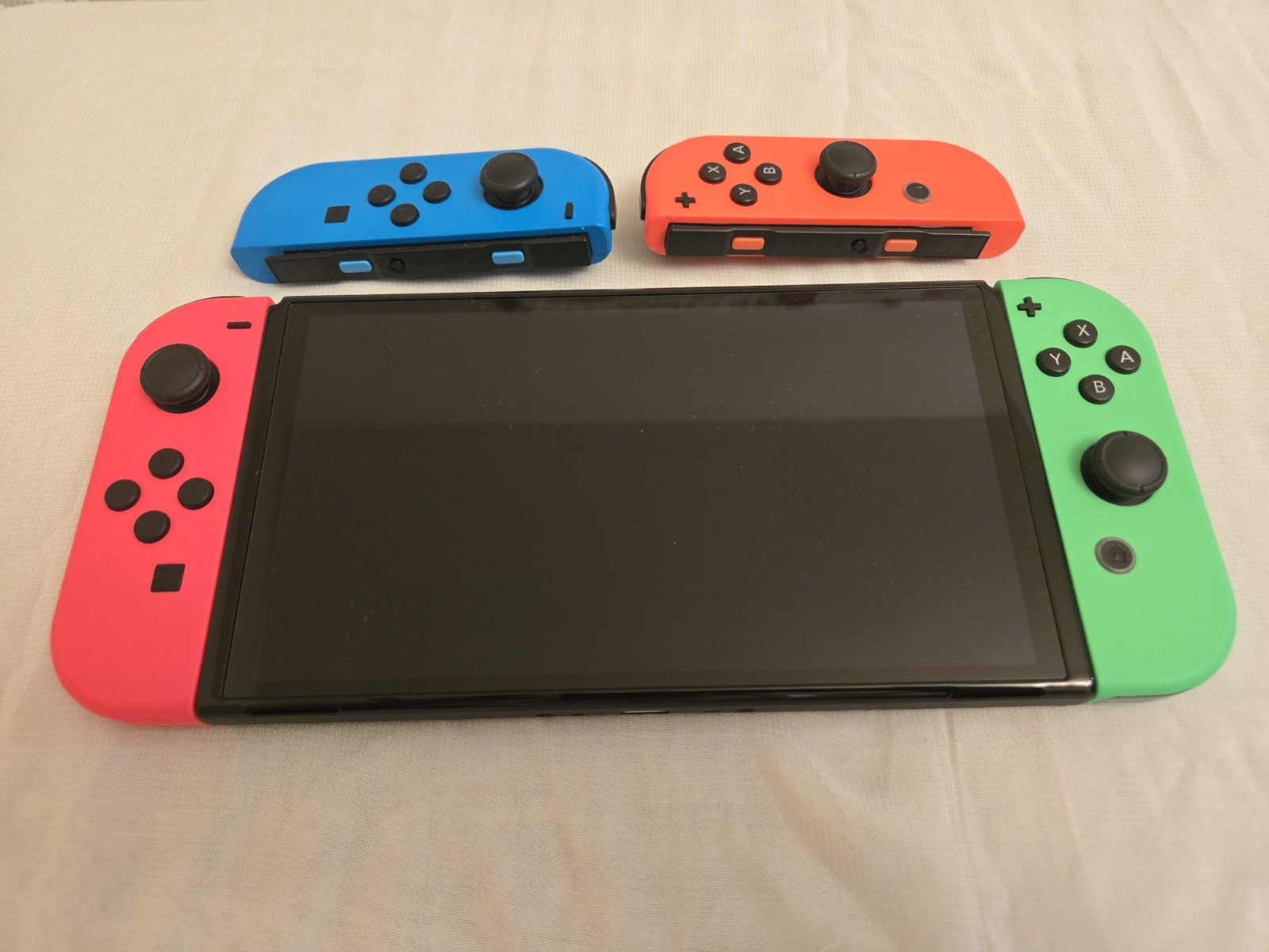 🎮 Nintendo Switch OLED 64GB Bundle – 6 Games + Extra Joy-Cons + 256GB microSD