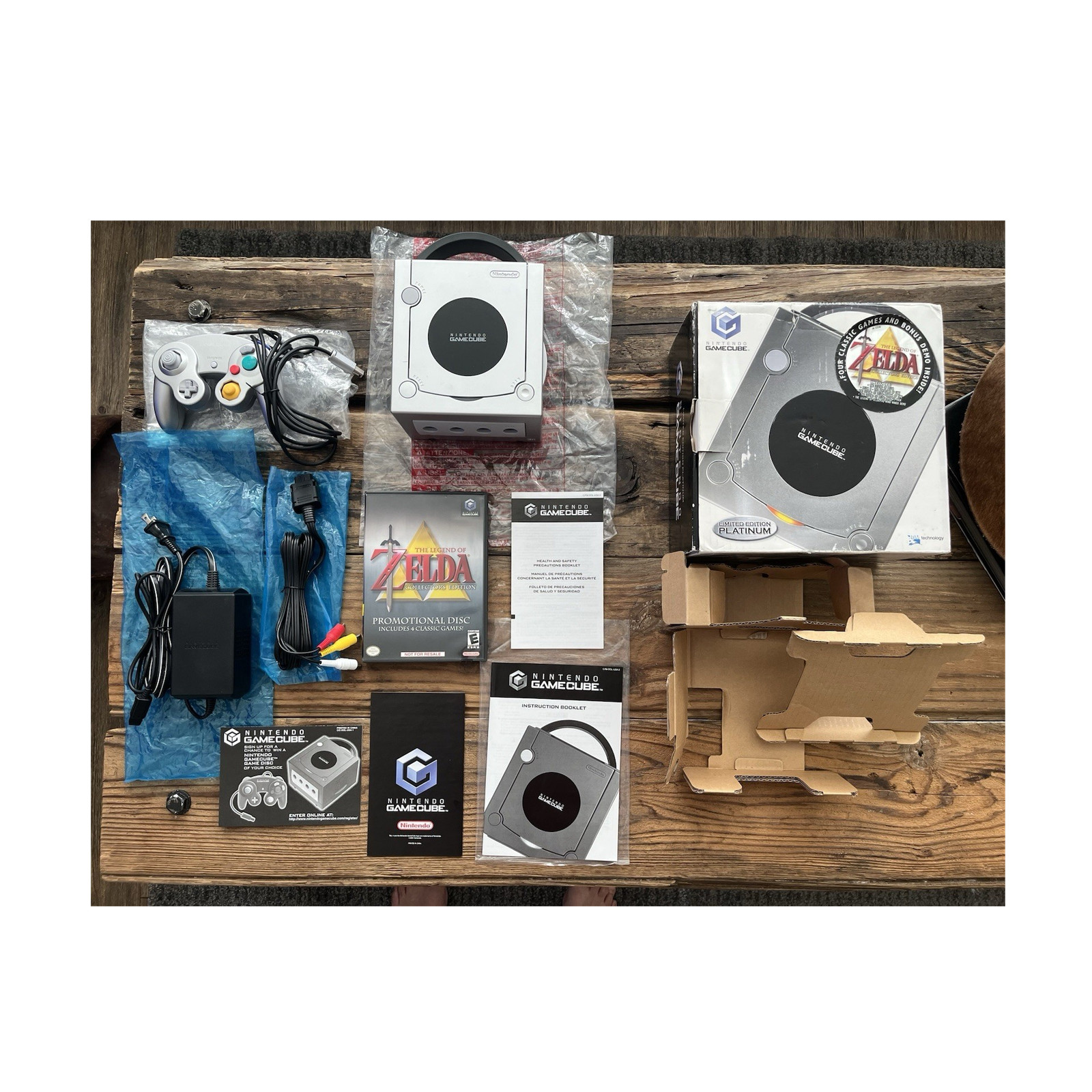 Nintendo GameCube Platinum Limited Edition pack with Zelda Collector’s Edition