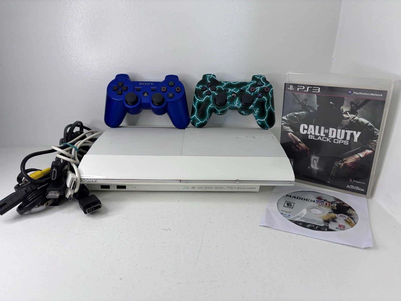 Sony PS3 Playstation 3 Super Slim White 500gb w/ Controller, Power, And Games