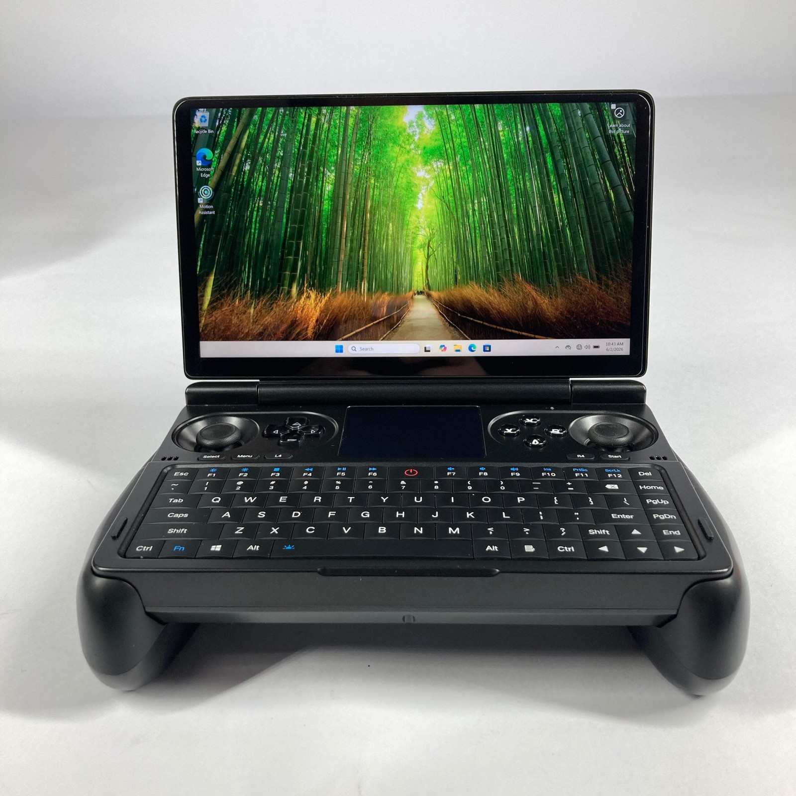 GPD Win Mini (2024) 7″ AMD Ryzen 7 8840U 32GB RAM 2TB Black G1617-01