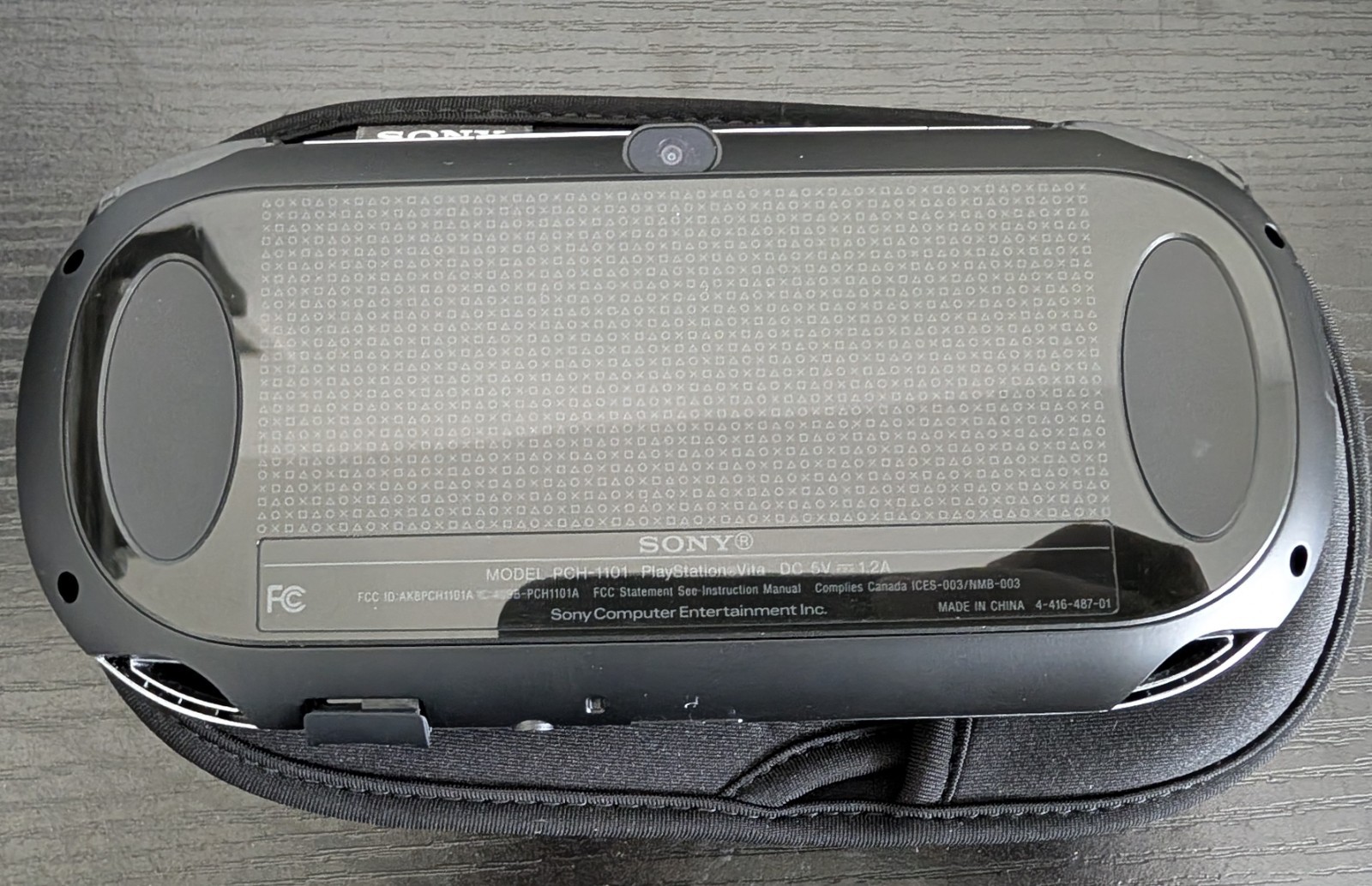 Sony PS Vita PCH-1101 Bundle