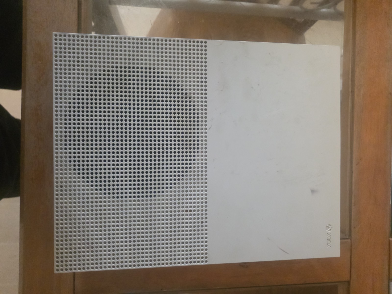 Microsoft Xbox One S 1tb – White *console only* COSMETIC DAMAGE TESTED