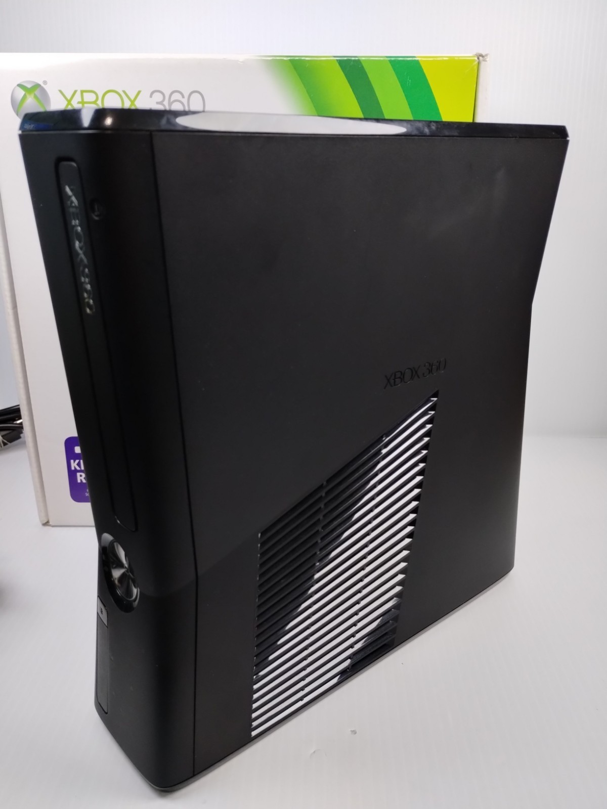 Xbox 360 S 4GB Microsoft 1439 Video Game System in Box W 250g Hard Drive Works