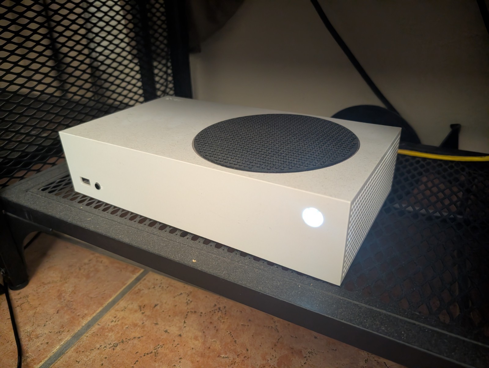 Xbox Series S 512GB Console + Controller, Power cord, HDMI (User, Near Perfect)