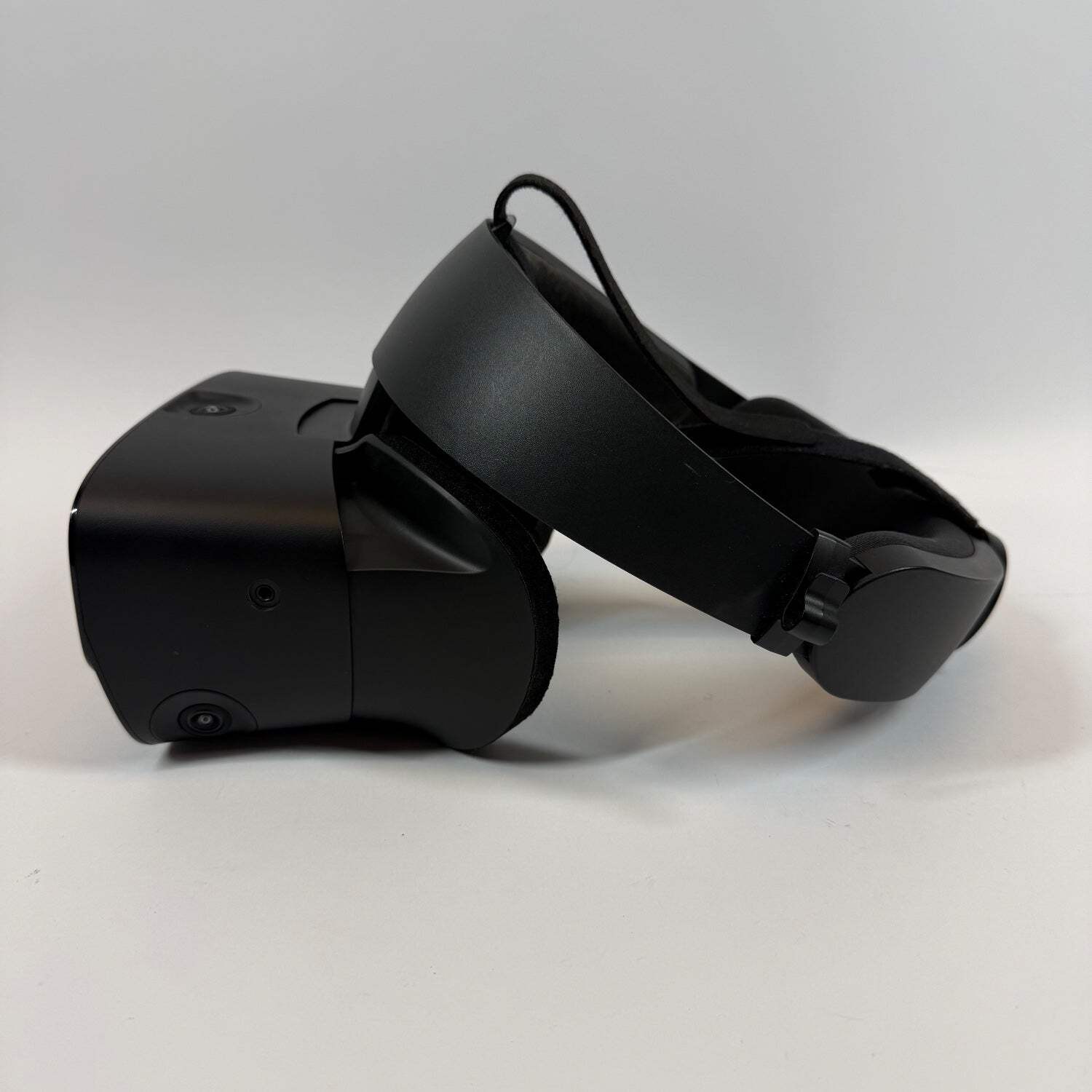 Oculus Rift S Virtual Reality Headset DX45JH Read