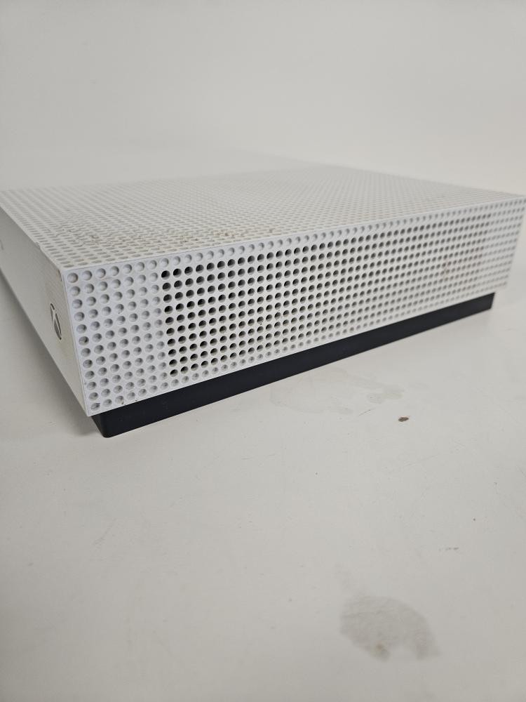 MICROSOFT XBOX ONE S – CONSOLE – 500GB – 1681 (P17031071)