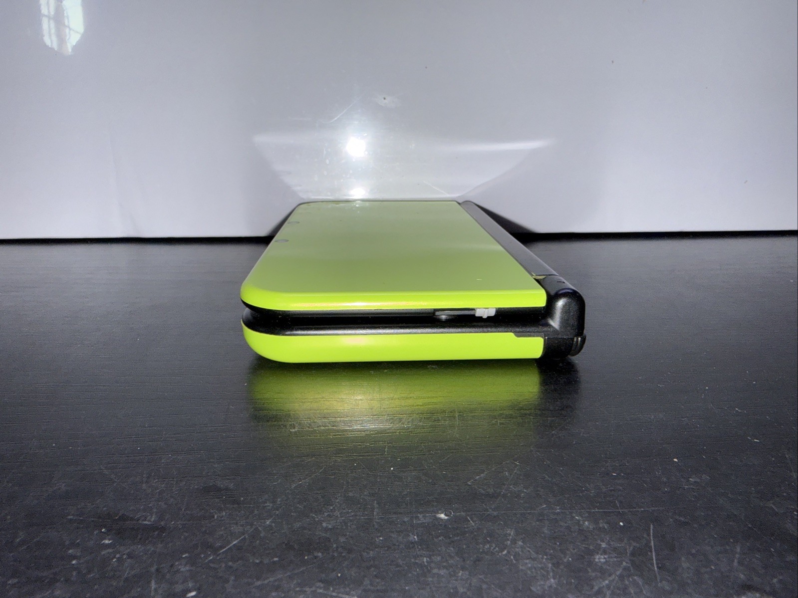 *cosmetically Flawed* Nintendo New 3DS XL – Lime Special Edition Console