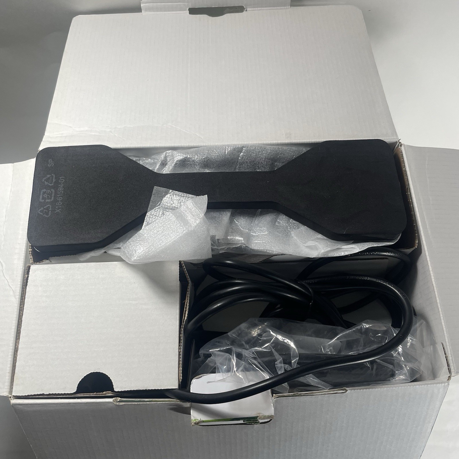 Microsoft Xbox 360 Slim Console 4GB Great Working Condition with box