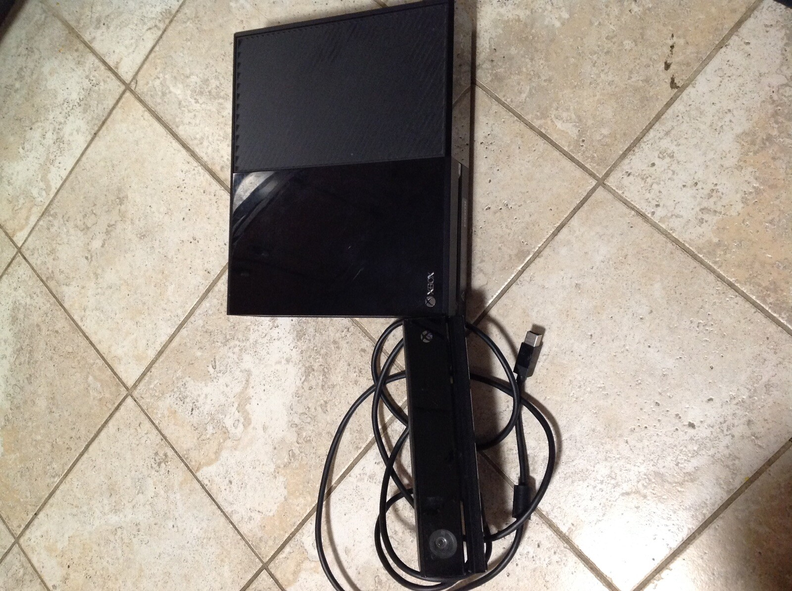 Microsoft Xbox One with Kinect 500GB Black Console – 7UV-00077