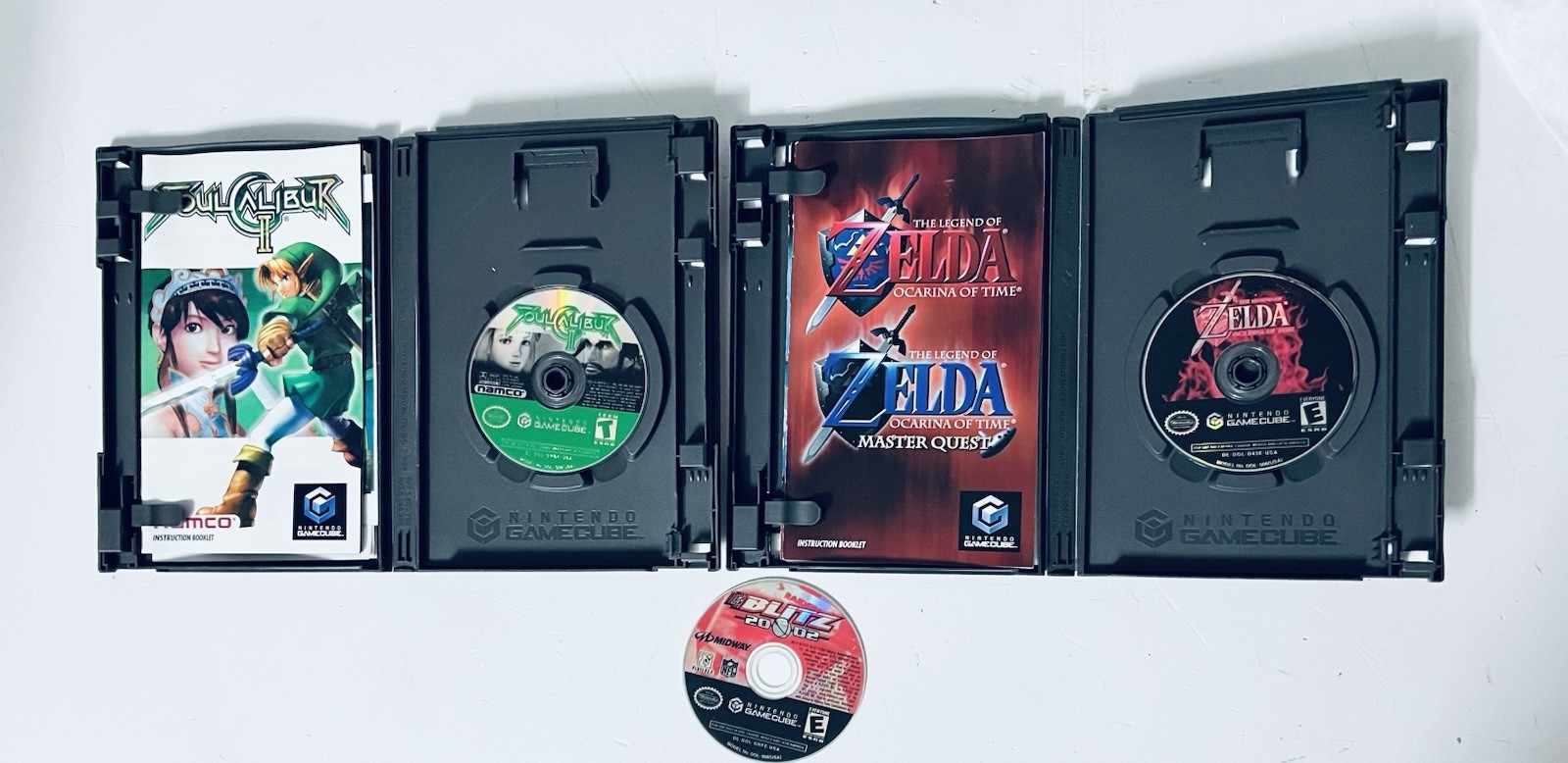Nintendo GameCube DOL-001 Console Bundle Black Zelda Master Quest SoulCalibur II