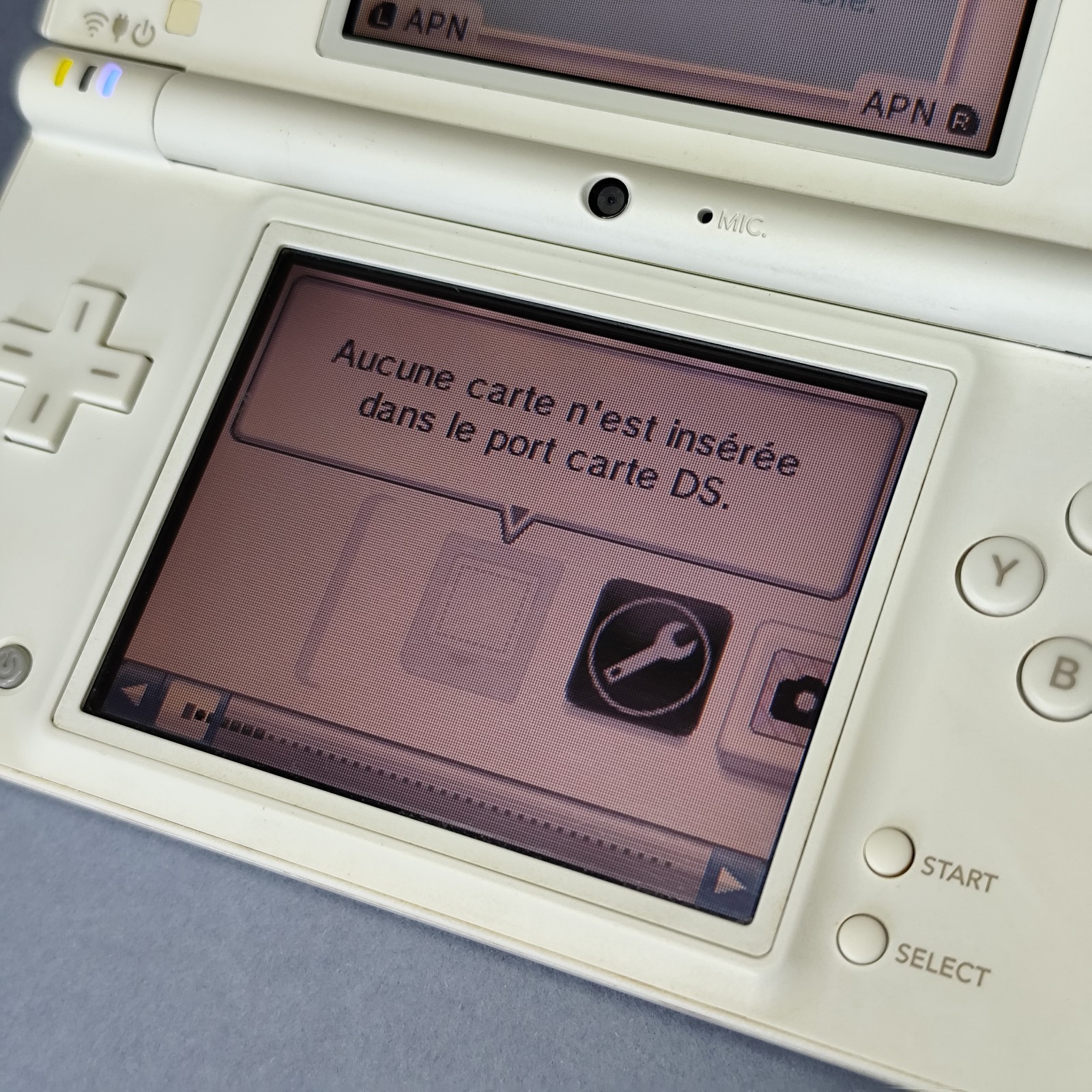 Nintendo DSI White Console With Nib – Near Mint Condition