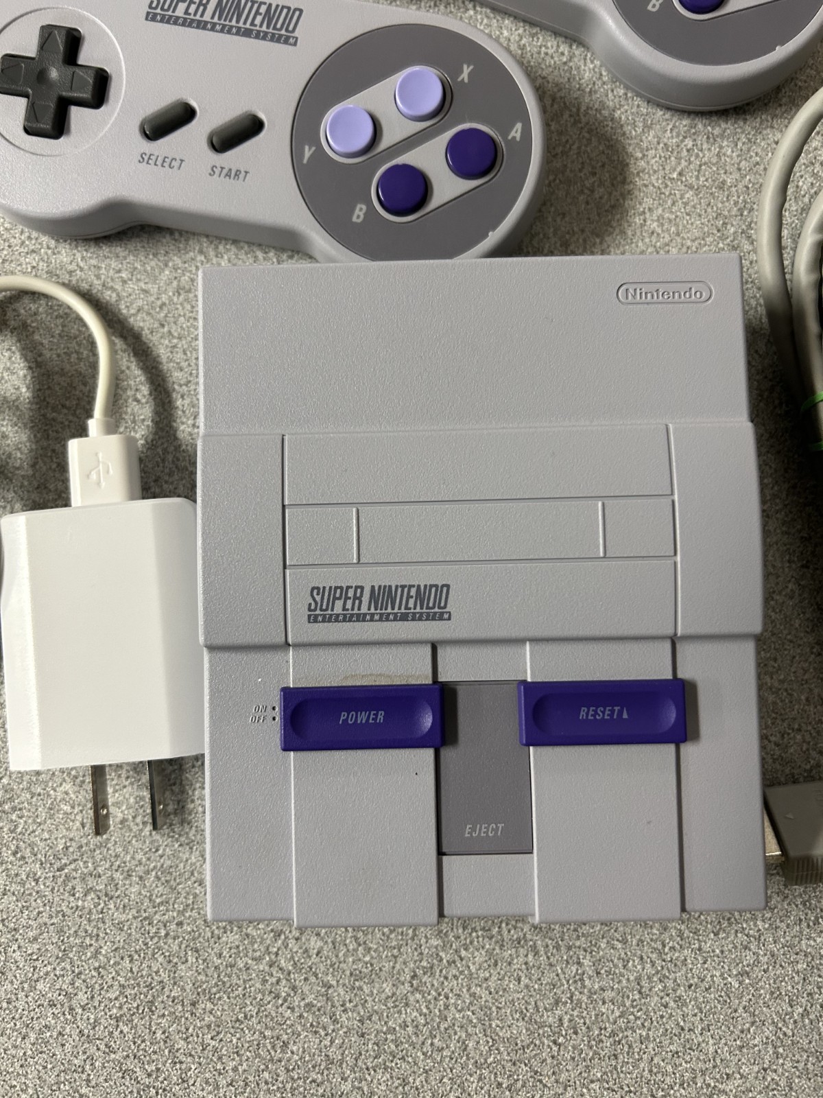 Nintendo SUPER NES MINI CLASSIC ED. CONSOLE w/23 installed games, 2 cont, cables