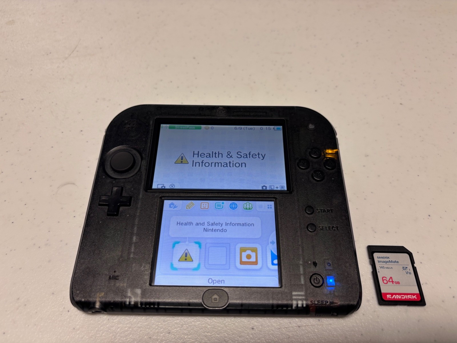 Nintendo 2DS Handheld Console – Transparent Black