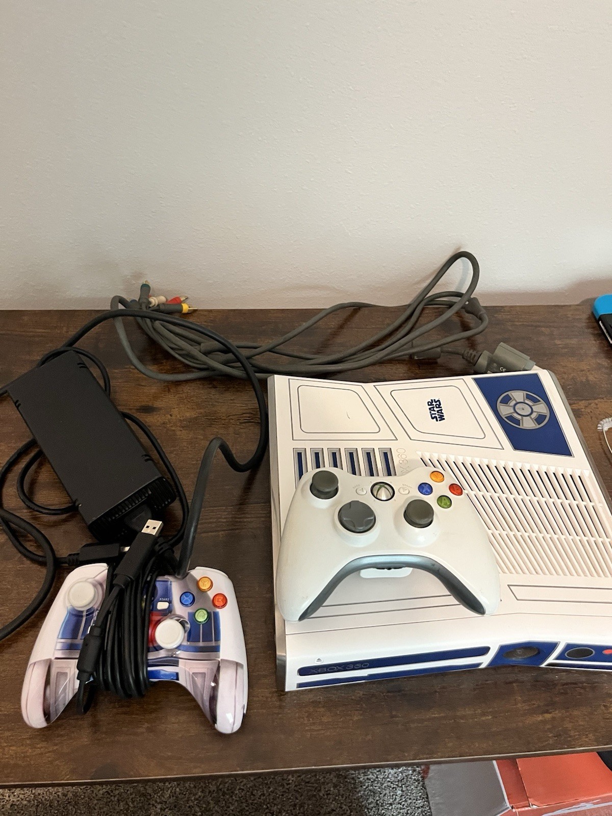 Xbox 360 Star Wars Edition w/2 Controllers Tested and Working!
