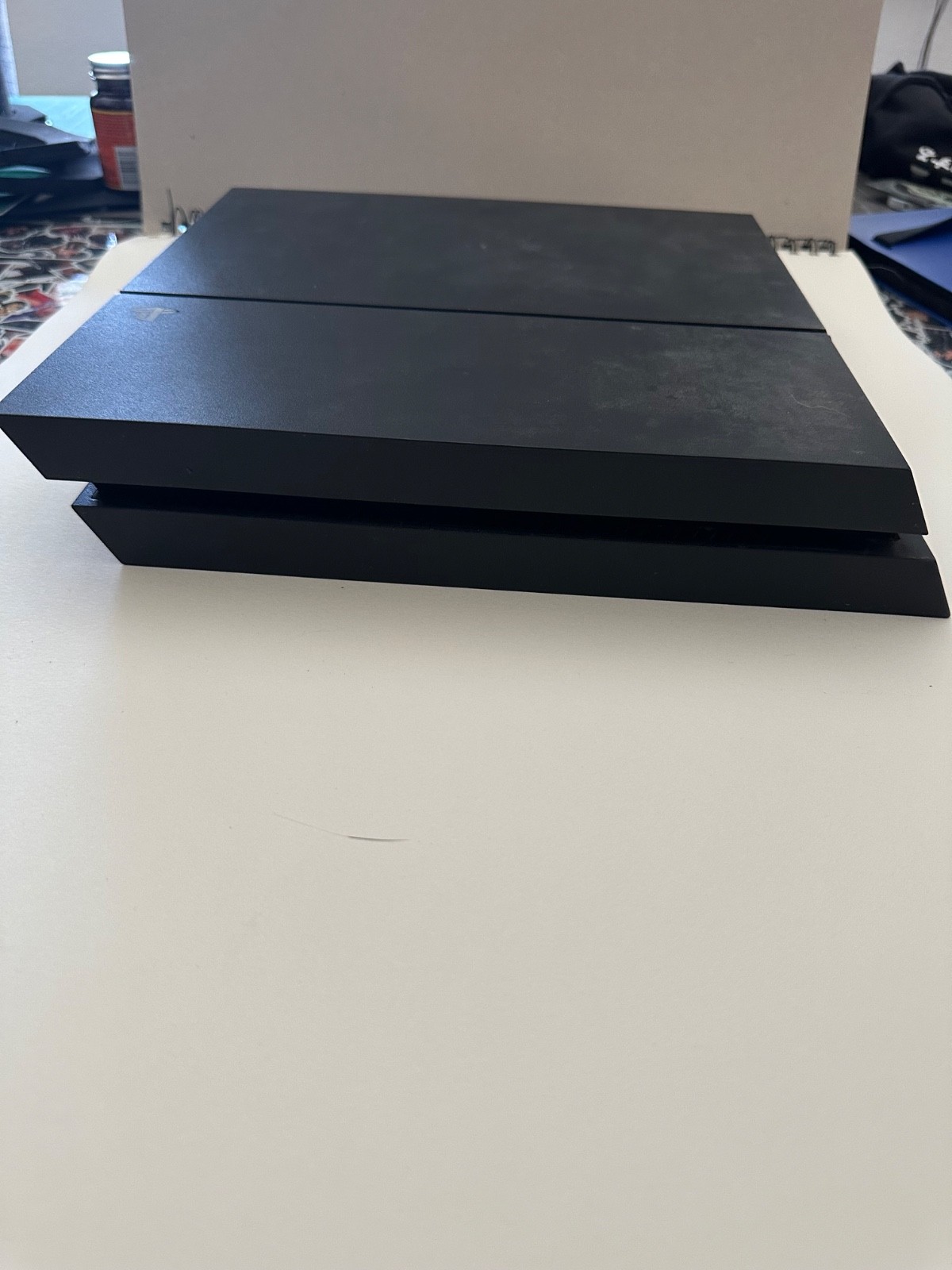 Sony PlayStation 4 CUH-1215A CONSOLE ONLY *PARTS/POWERS ON*