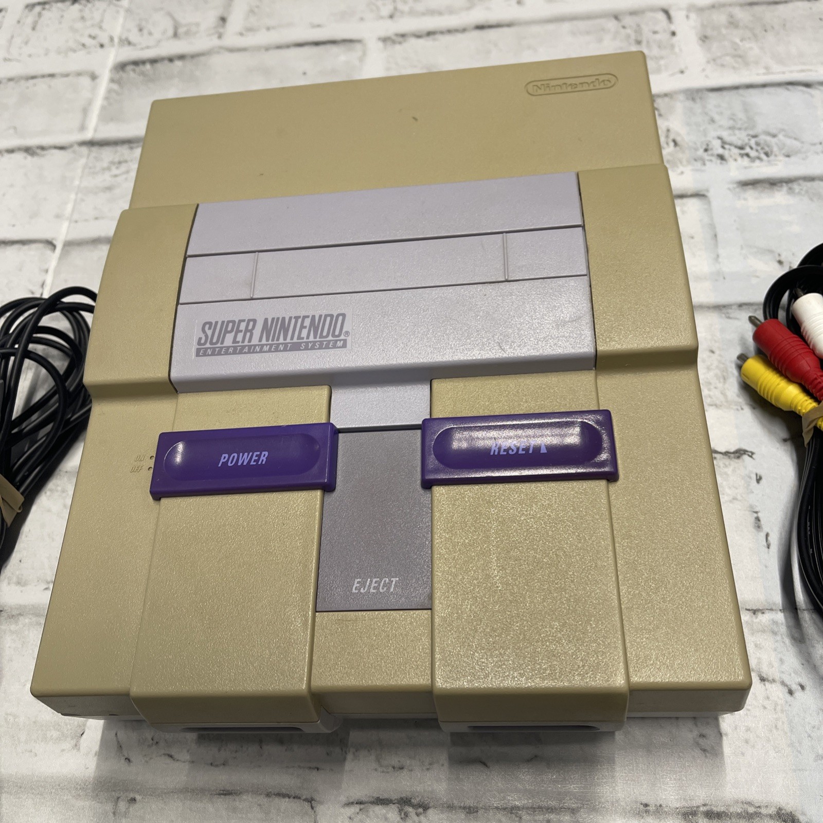 Super Nintendo SNES Console Bundle SNS-001 w/ Two Controllers, Cords Tested GUC