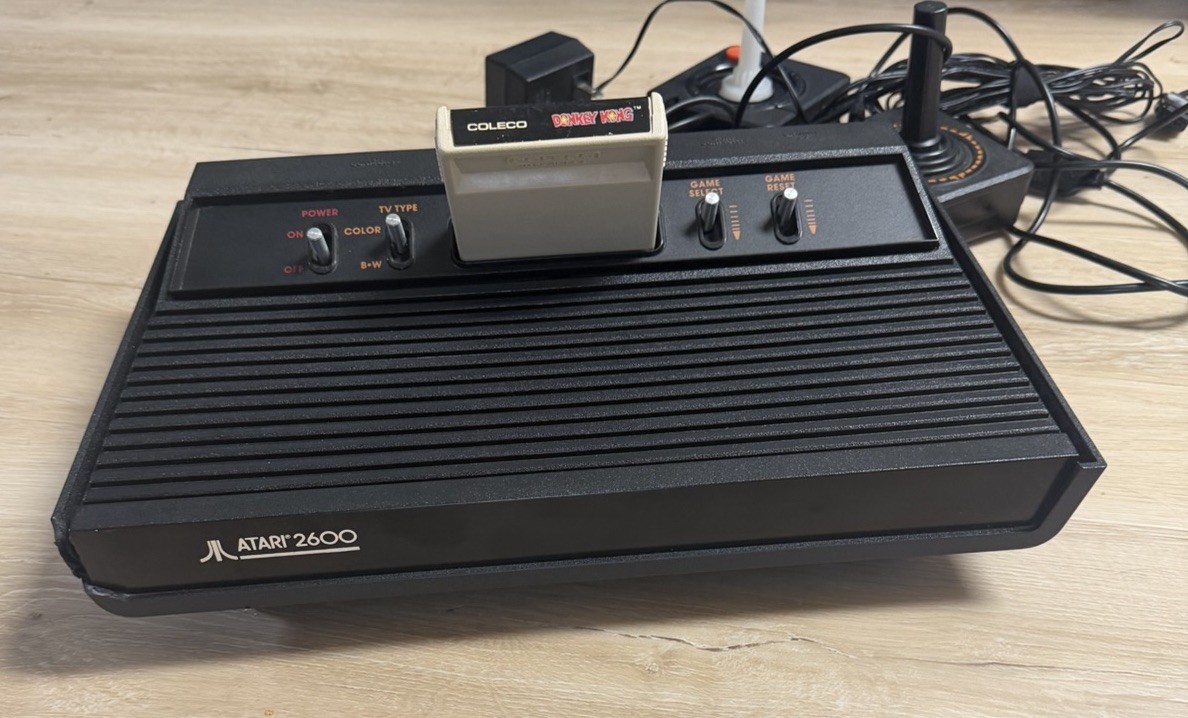 Atari 2600 Darth Vader Console 2 OEM Controllers Pac-Man Dig Dug Donkey K Works