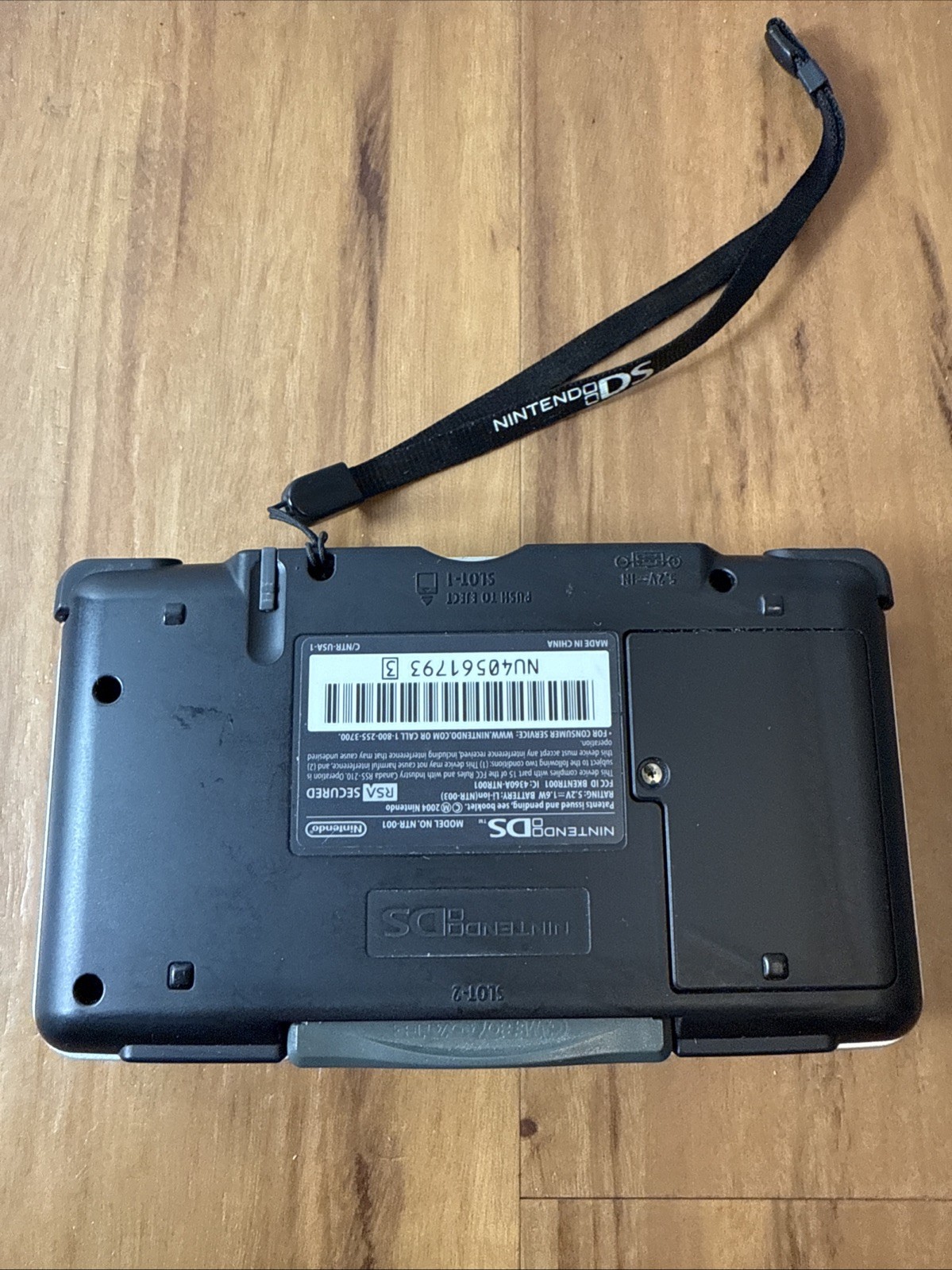 Nintendo DS Silver Handheld System – Great Condition! – TESTED Comes With Poker