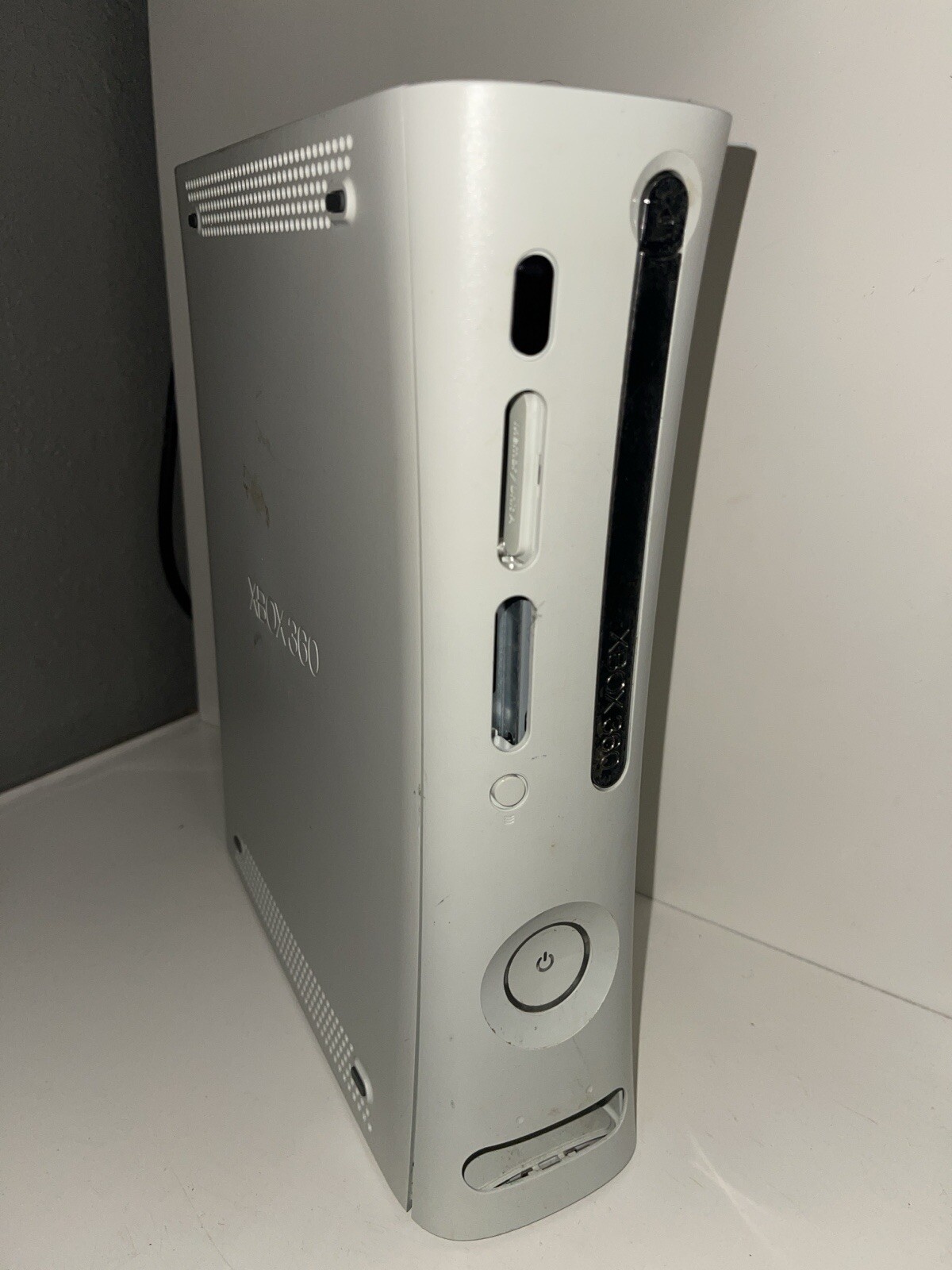 Microsoft Xbox 360 Pro System Bundle 60GB White Console
