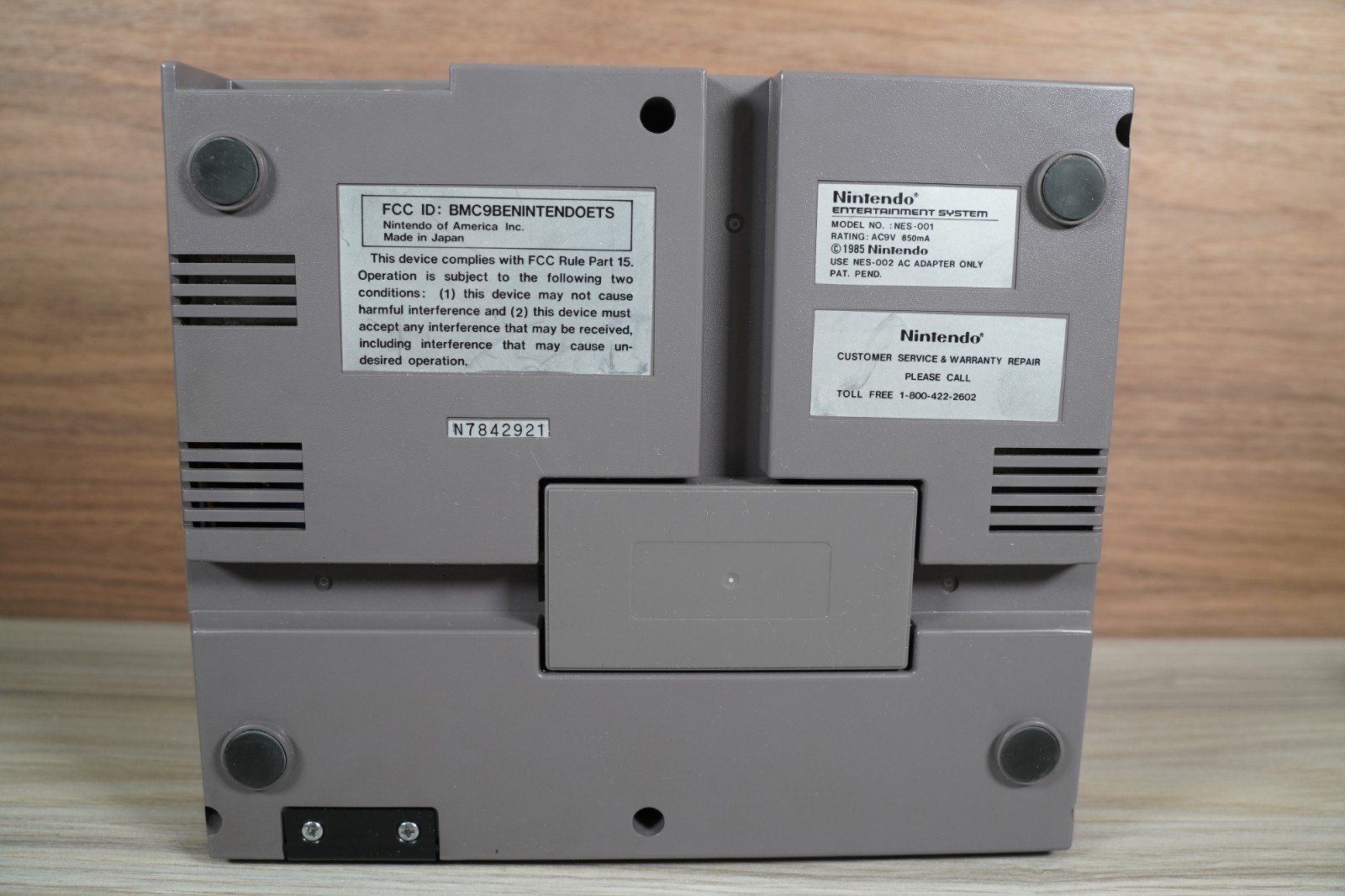 Nintendo NES Console w/ Cables & OEM controller – TESTED WORKING