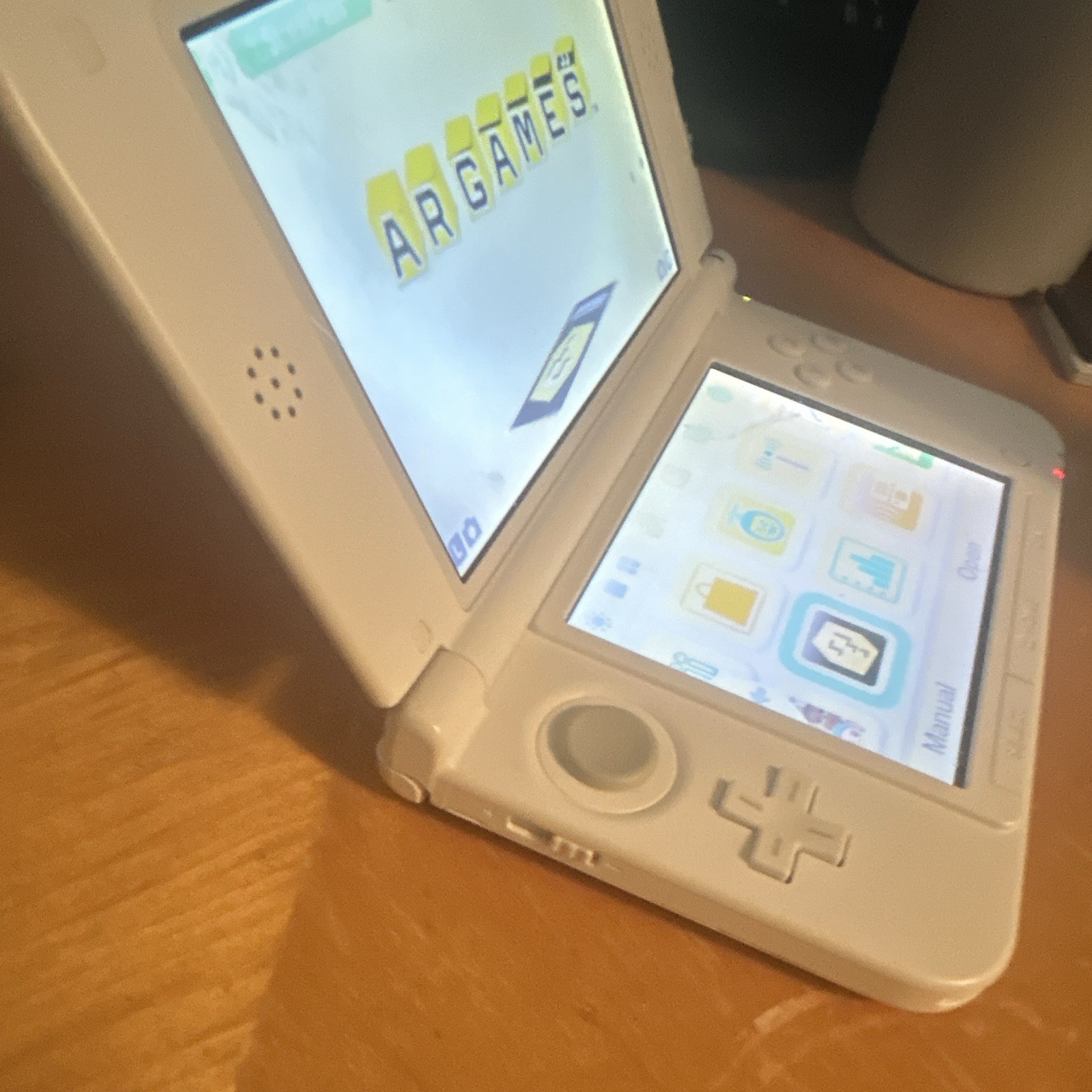Nintendo 3DS XL White & Pink System w/Charger