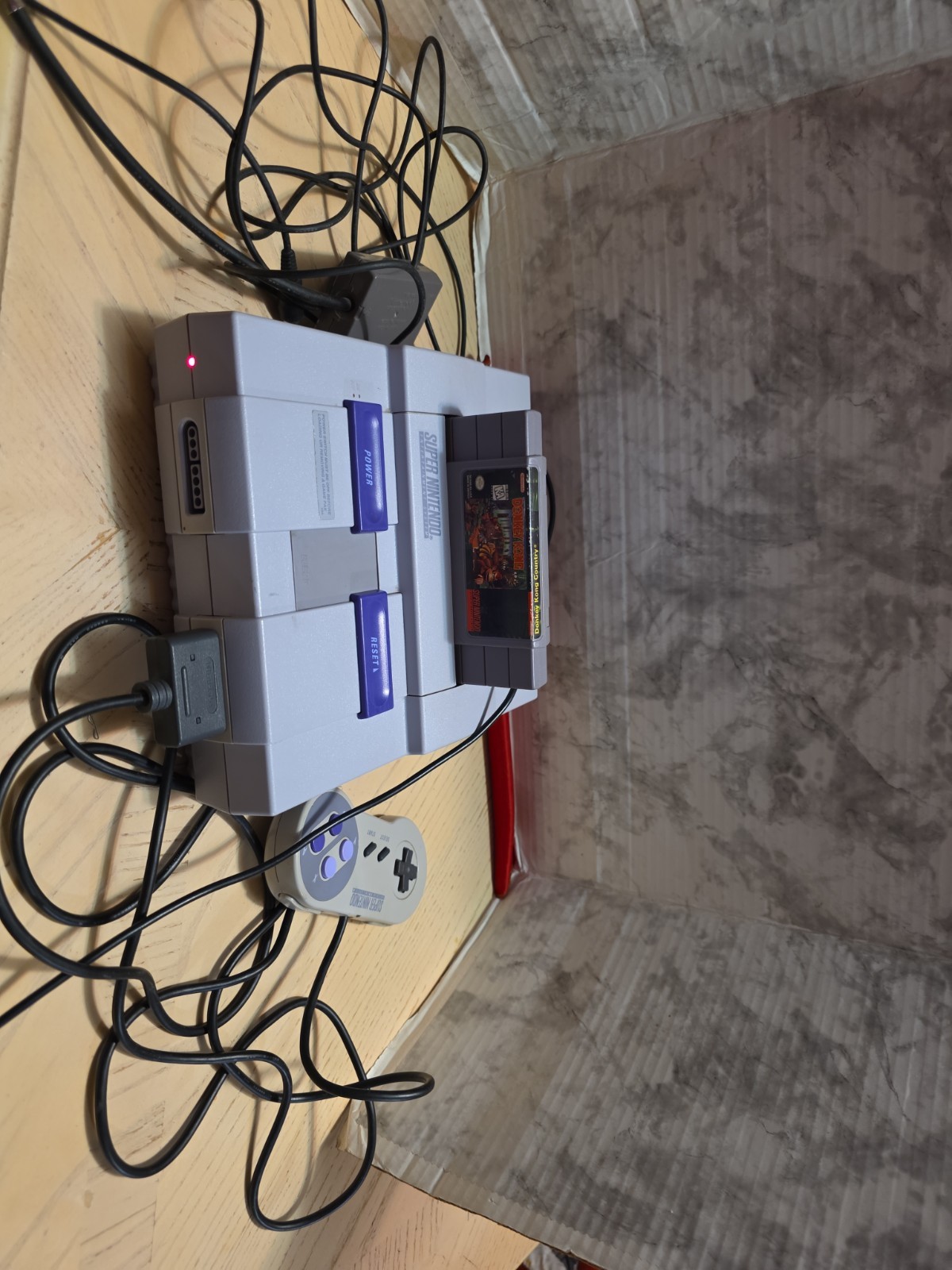Super Nintendo Console System SNS-001 + Donkey Kong Country SNES Bundle Set