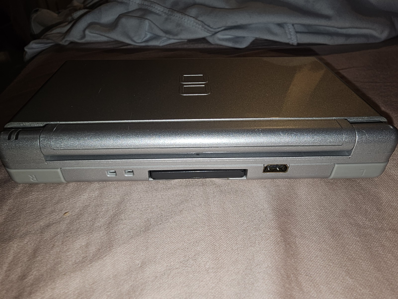 Nintendo DS Lite Silver Handheld System USG-001 Wi-Fi Capability