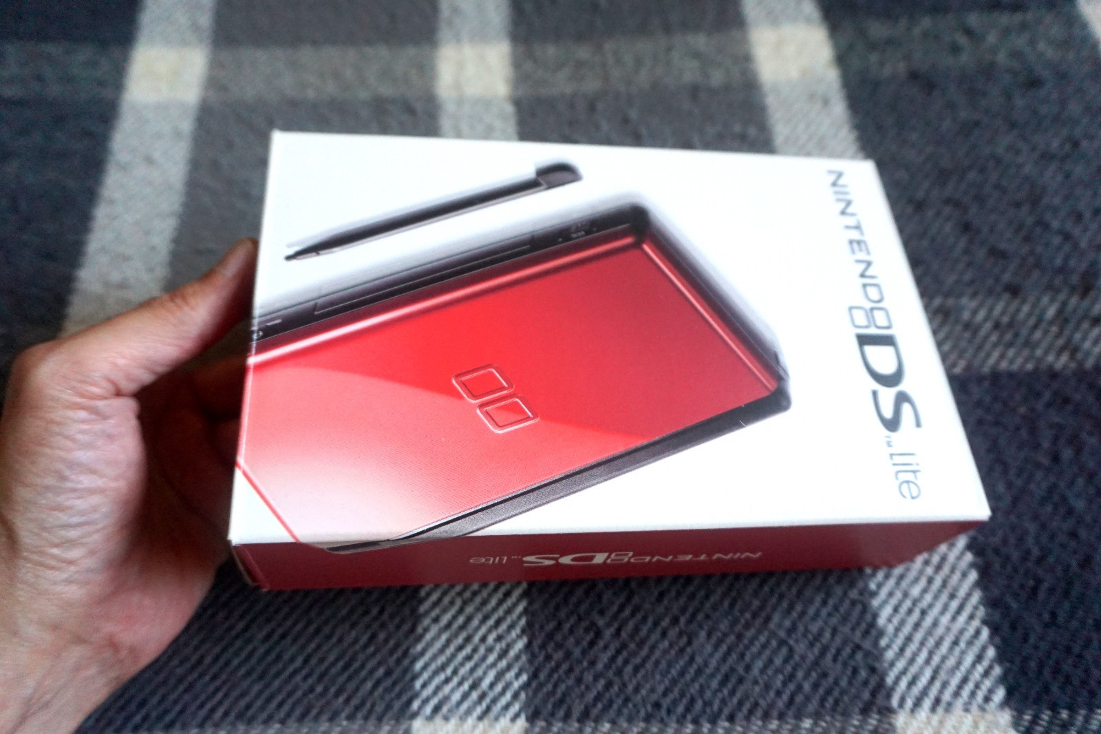 Nintendo DS Lite Handheld System – Crimson / Black with Original Box + 4 Games