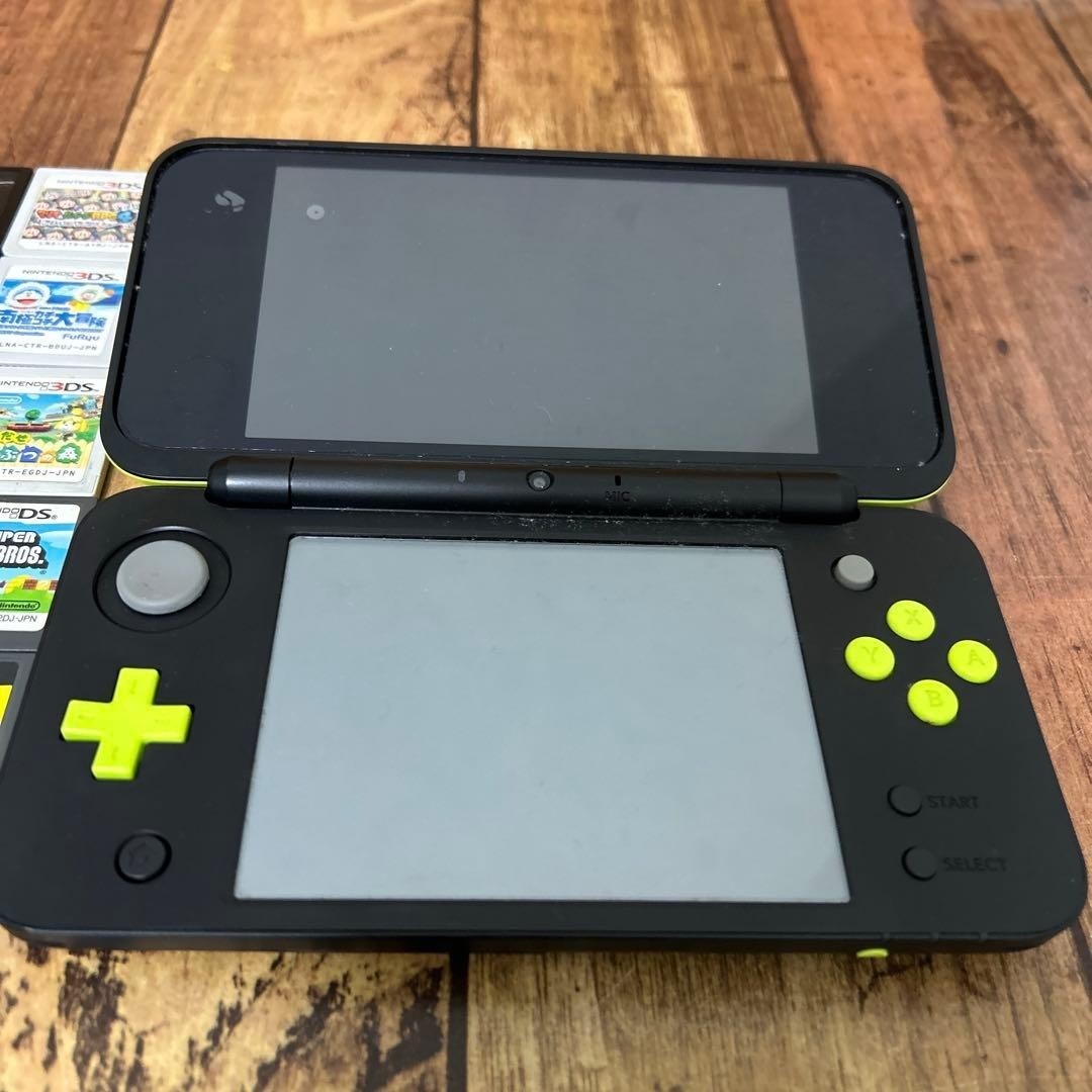 Nintendo New 2DS LL Black Yellow Console Junk Untested + 35 DS Games 5259AK
