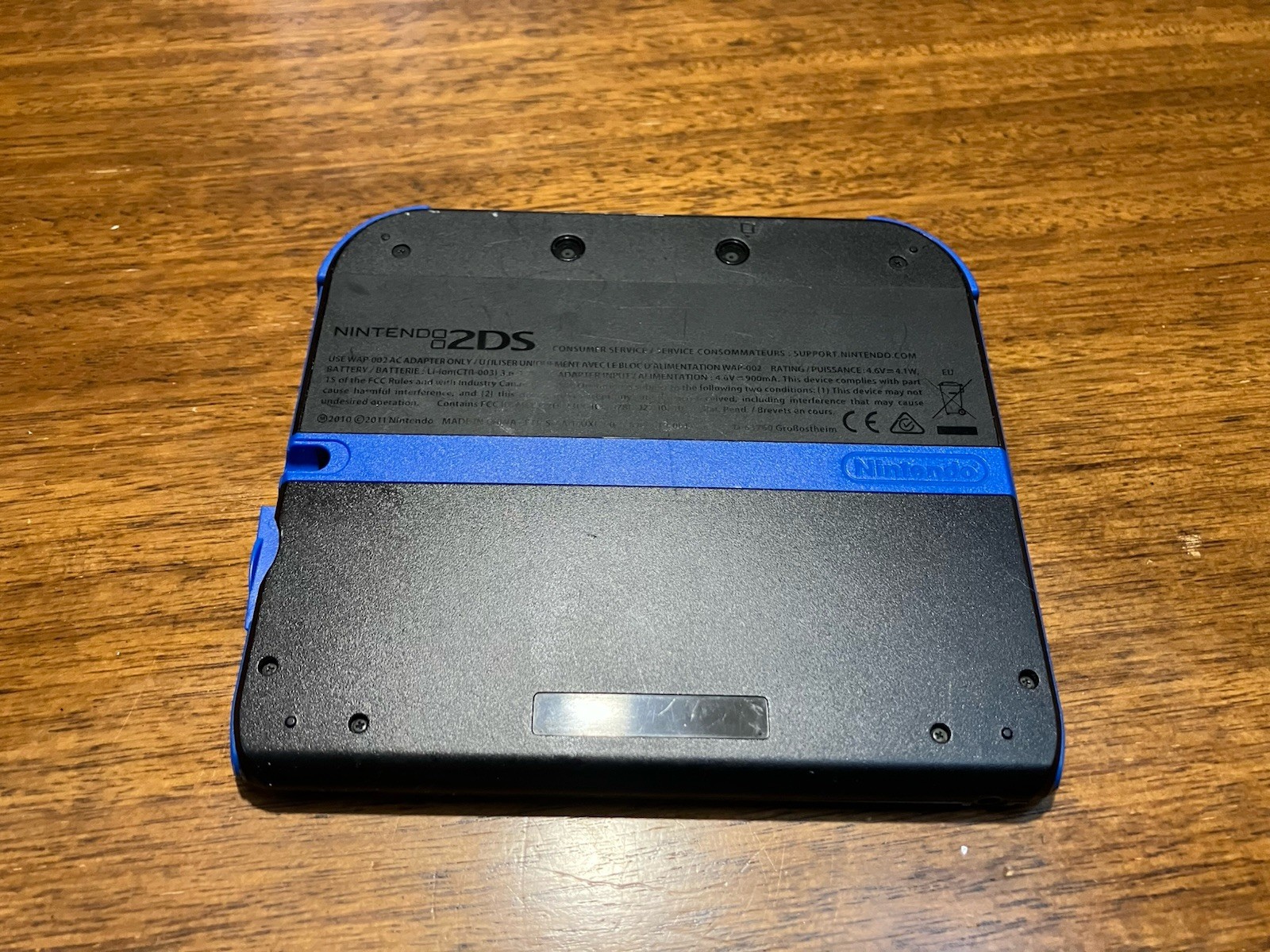 Nintendo 2DS Handheld Console – Black/Blue – Tested **NoCharger No Stylus Or Mem