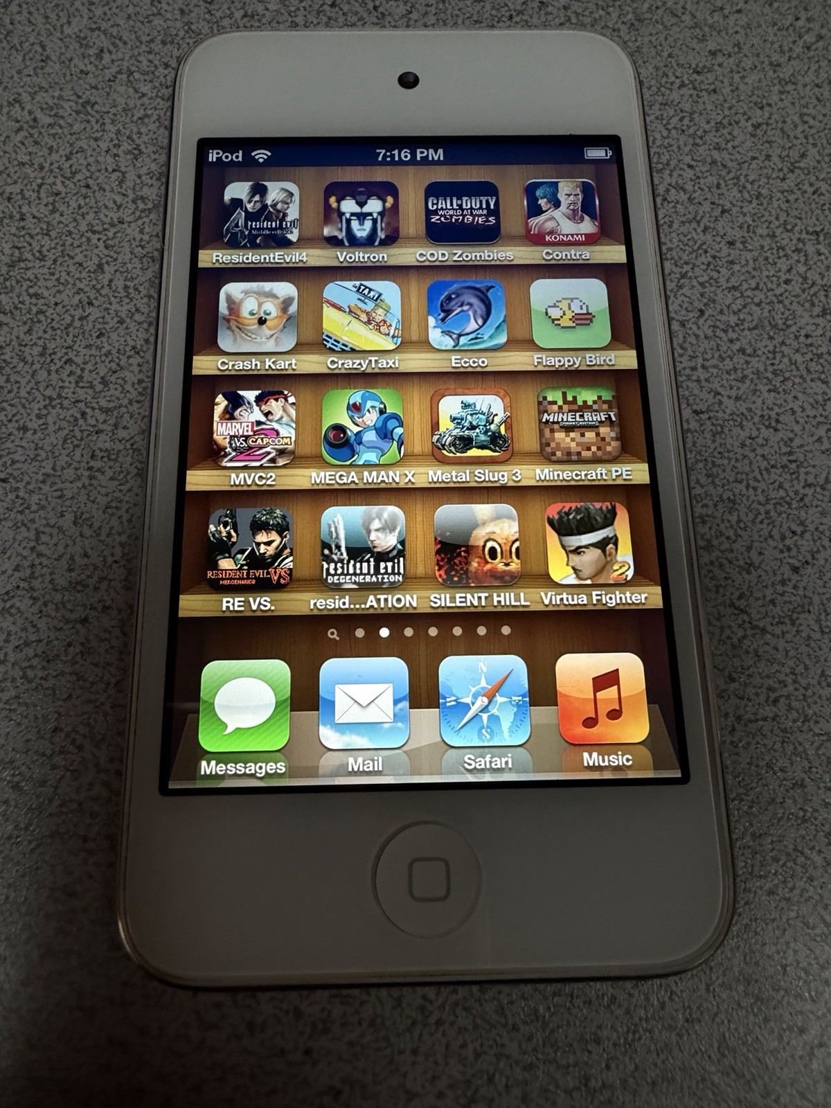96 Games Ipod Touch 4th 16gb Resident Evil Voltron COD Zombies Retro