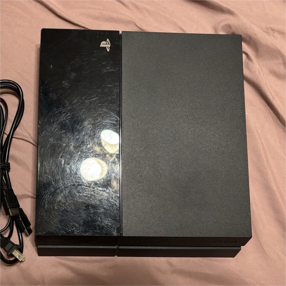 Sony PlayStation 4 Black Console Gold DualShock 4 Controller Wi-Fi Blu-Ray HDMI