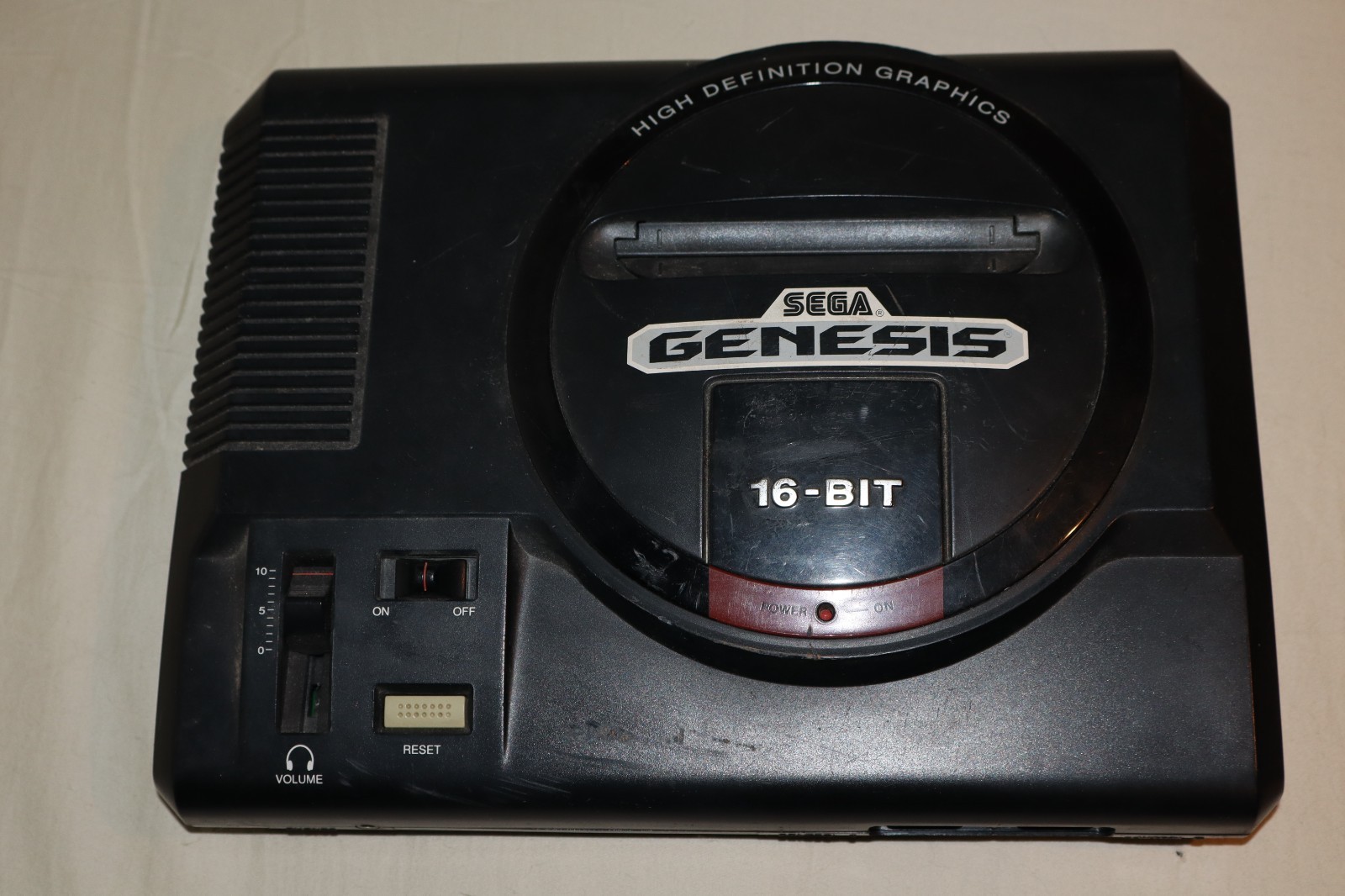 BROKEN SEGA Genesis MK-1601 Model 1 Console *READ DESCRIPTION*