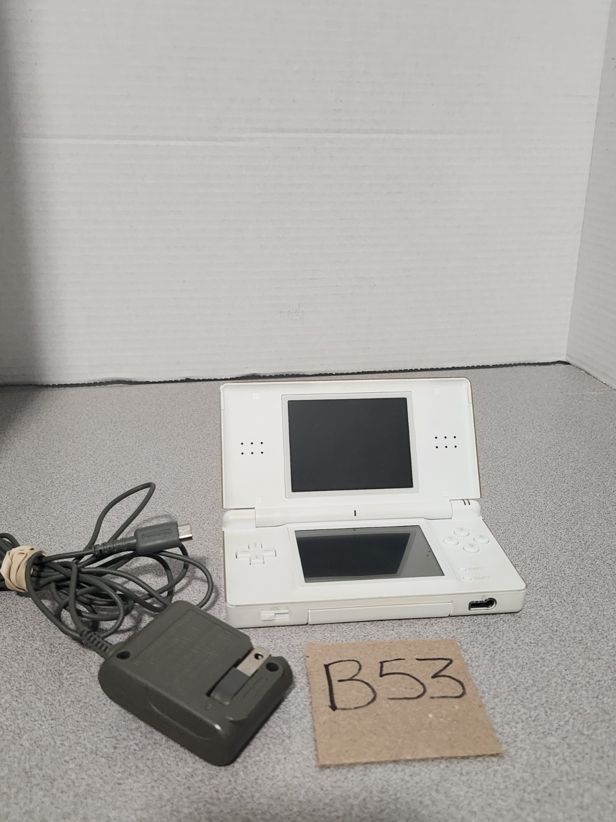 Nintendo DS Lite Polar White Console & Charger Tested Have A Little Crack