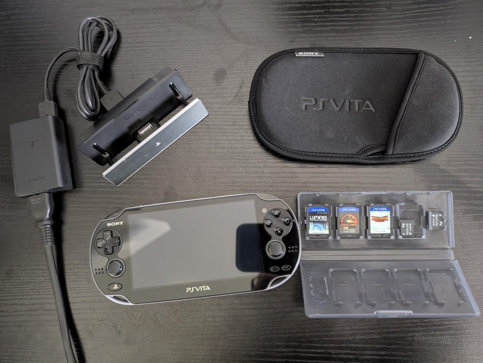 Sony PS Vita PCH-1101 Bundle
