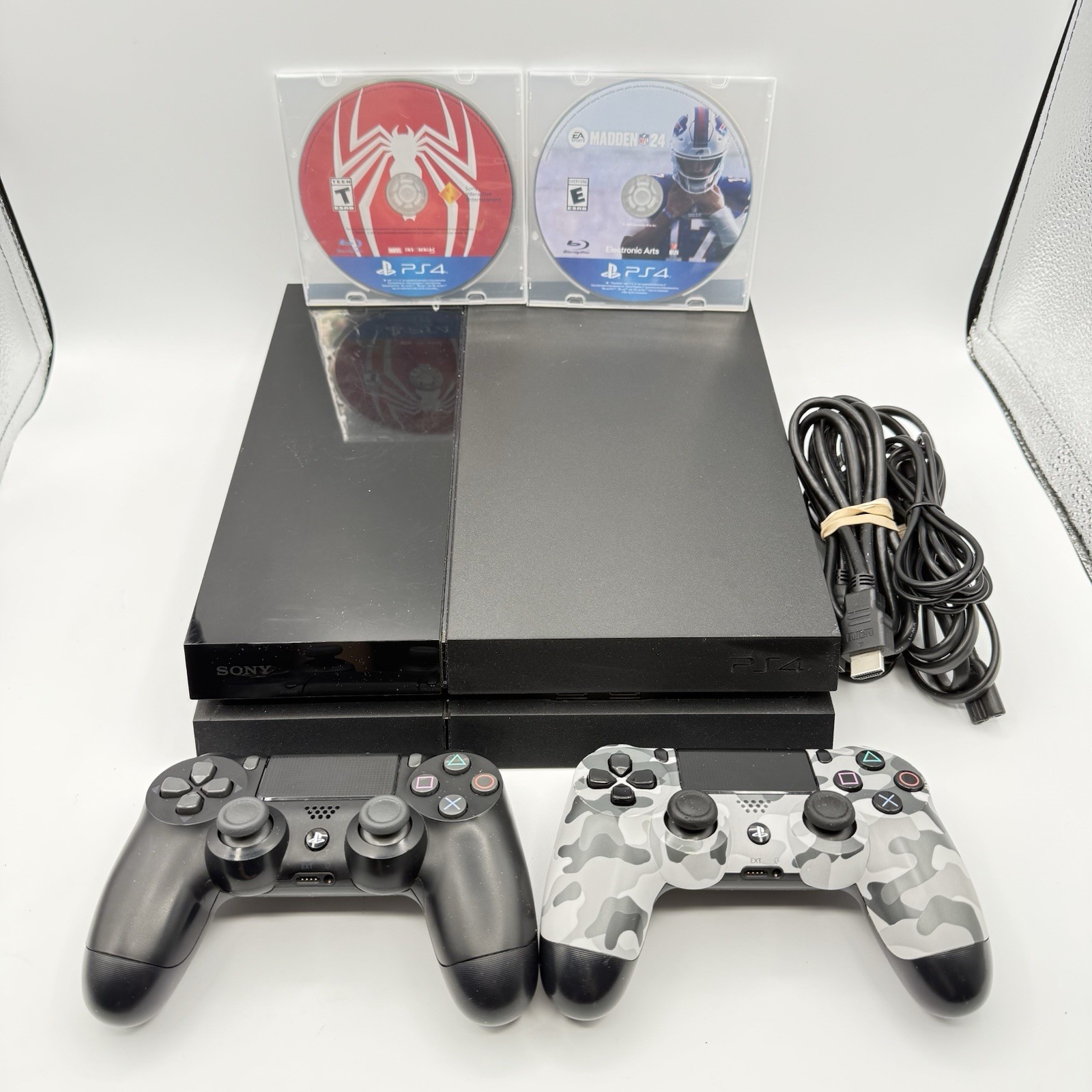Sony CUH-1115A PlayStation 4 PS4 Slim 500GB Console Bundle *READ* Spider-Man