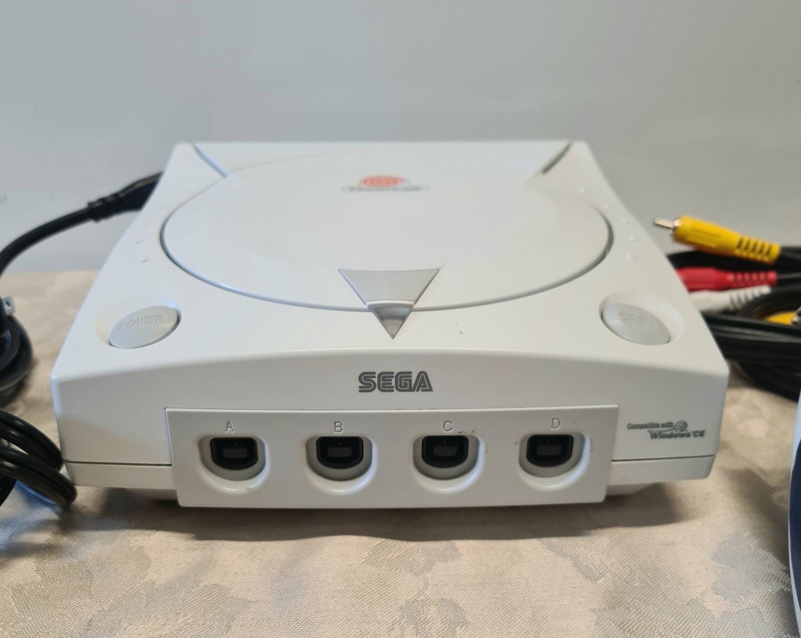 Sega Dreamcast Console System Bundle HKT-3020 w/ Controller & Cords