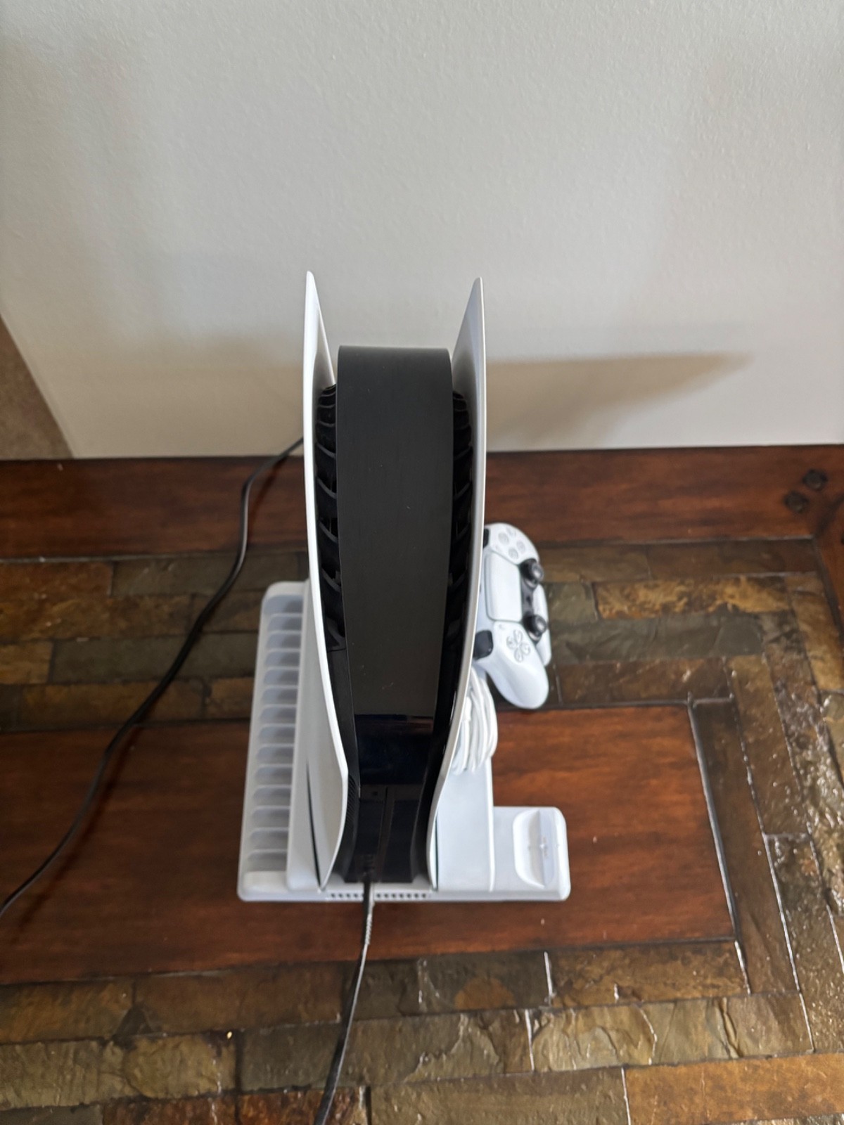 Sony PS5 825G White Disc Version + Built in Charging/Cooling System