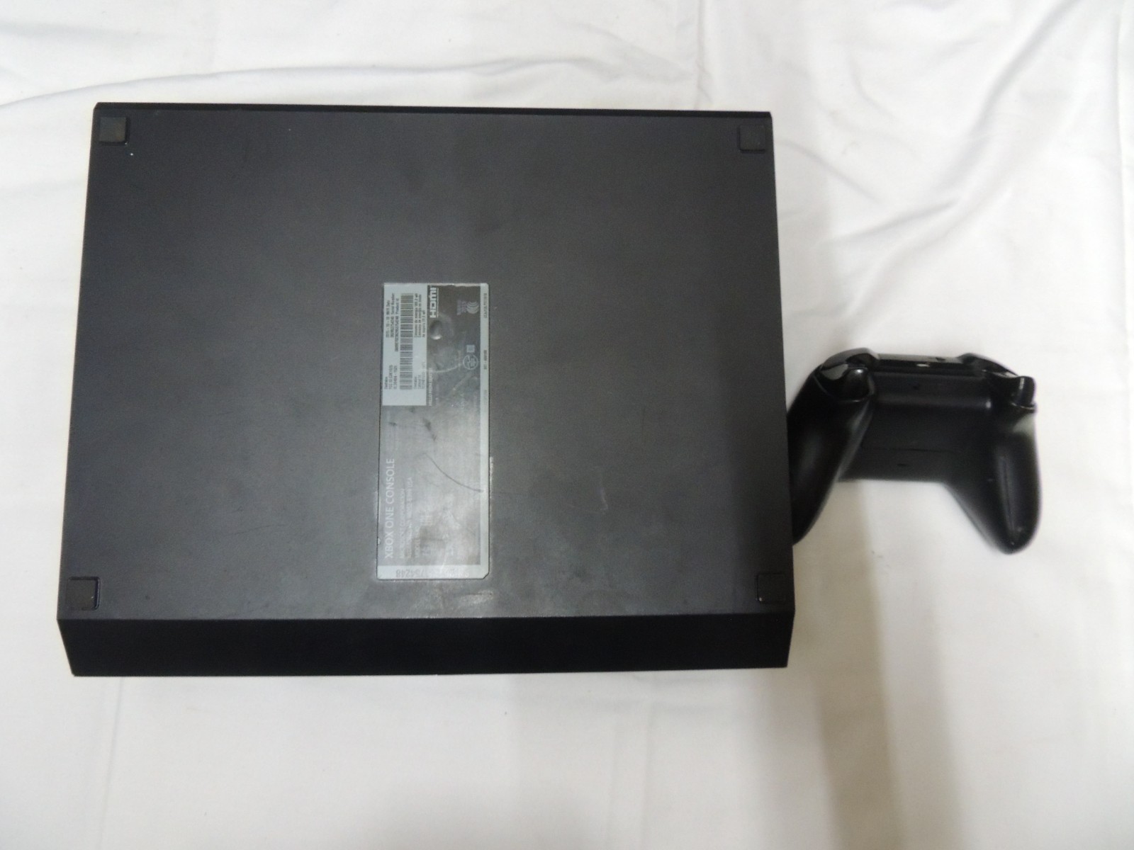 Microsoft Xbox One 365GB Console- Black – model 1540 w controller & AC CABLE #4