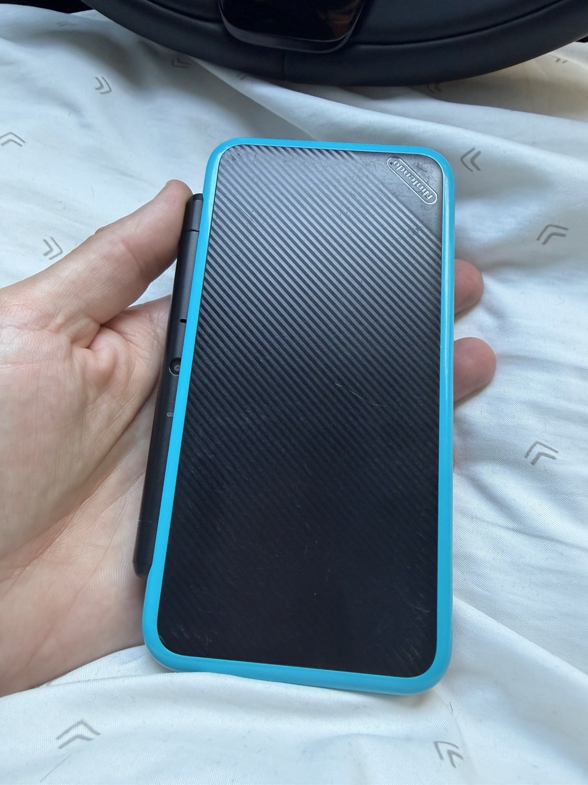 Nintendo New 2DS XL Turquoise Black Console For Parts & Repair DOESNT WORK! READ