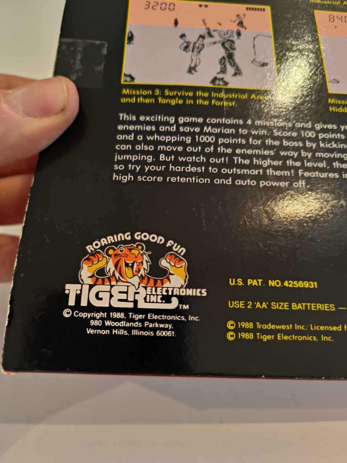 1988 Tiger Electronic Double Dragon ARCADE Portable Electronic Video Game