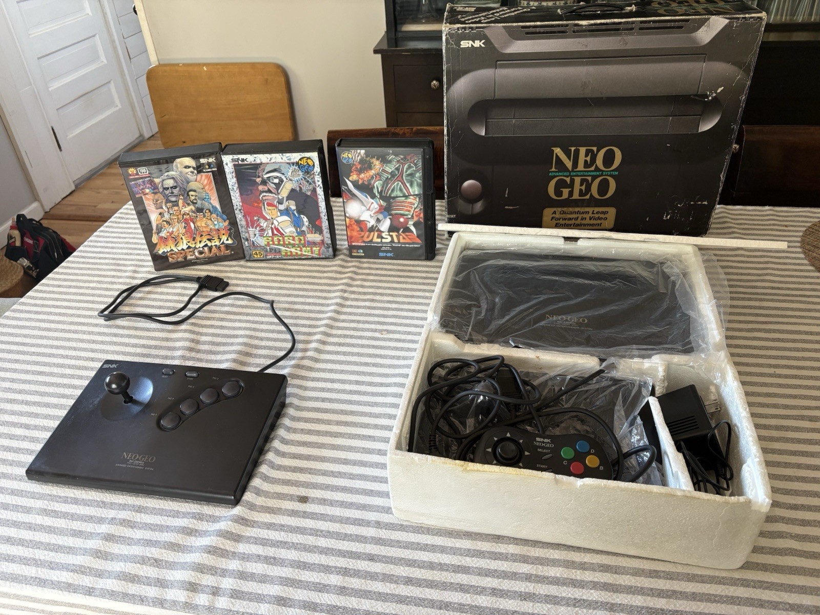 SNK Neo Geo AES Consol Working W/AC adapter, Cable w/ Pulstar Robo Army + Fatal