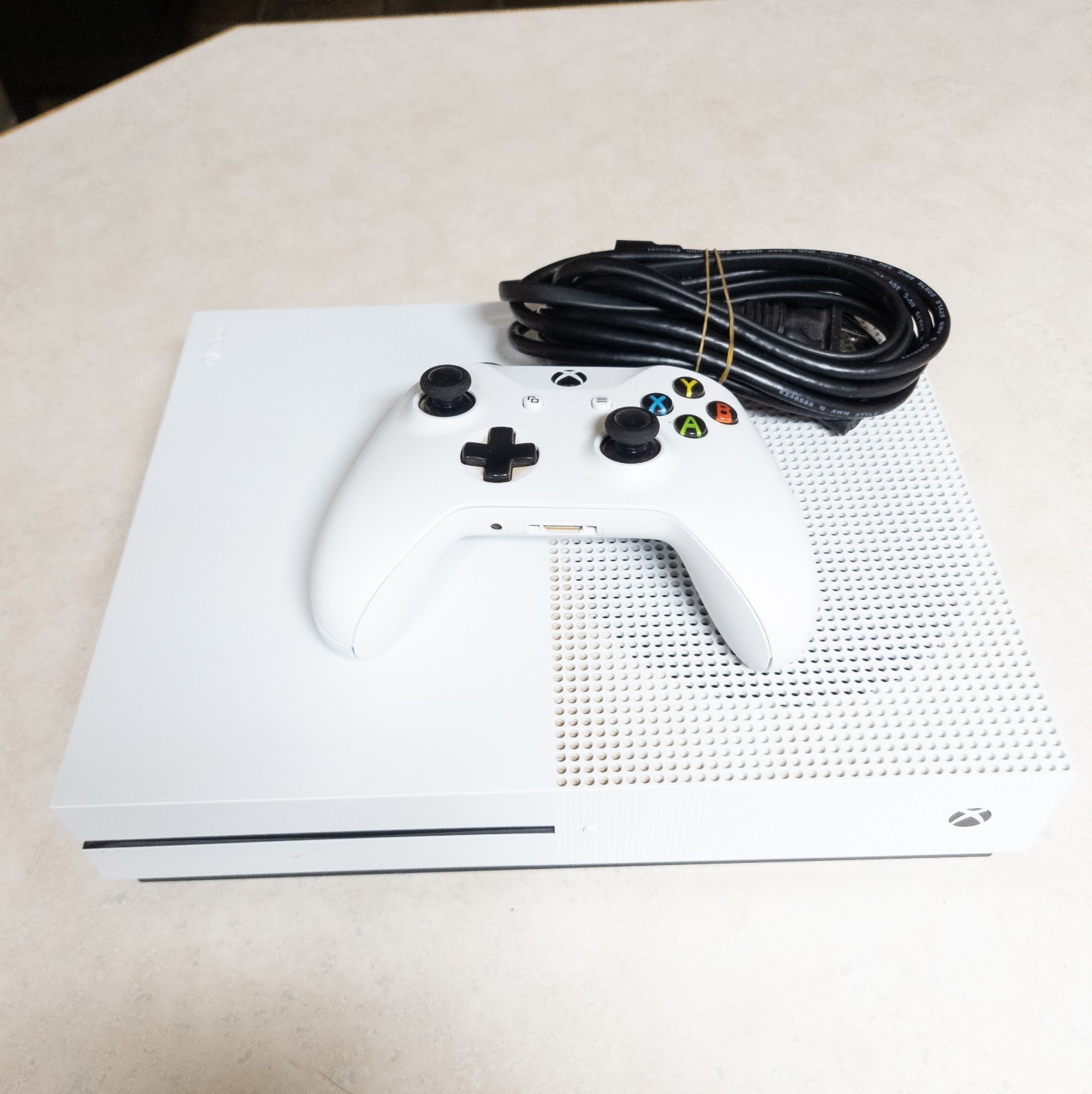 Microsoft Xbox Series One S Video Game Console 800 GB of space