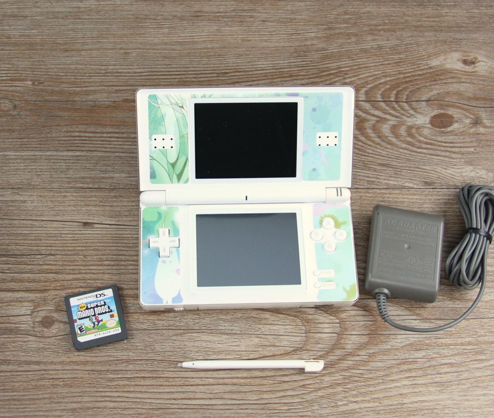 Nintendo DS Lite + Super Mario + Charger – TESTED | USA Seller