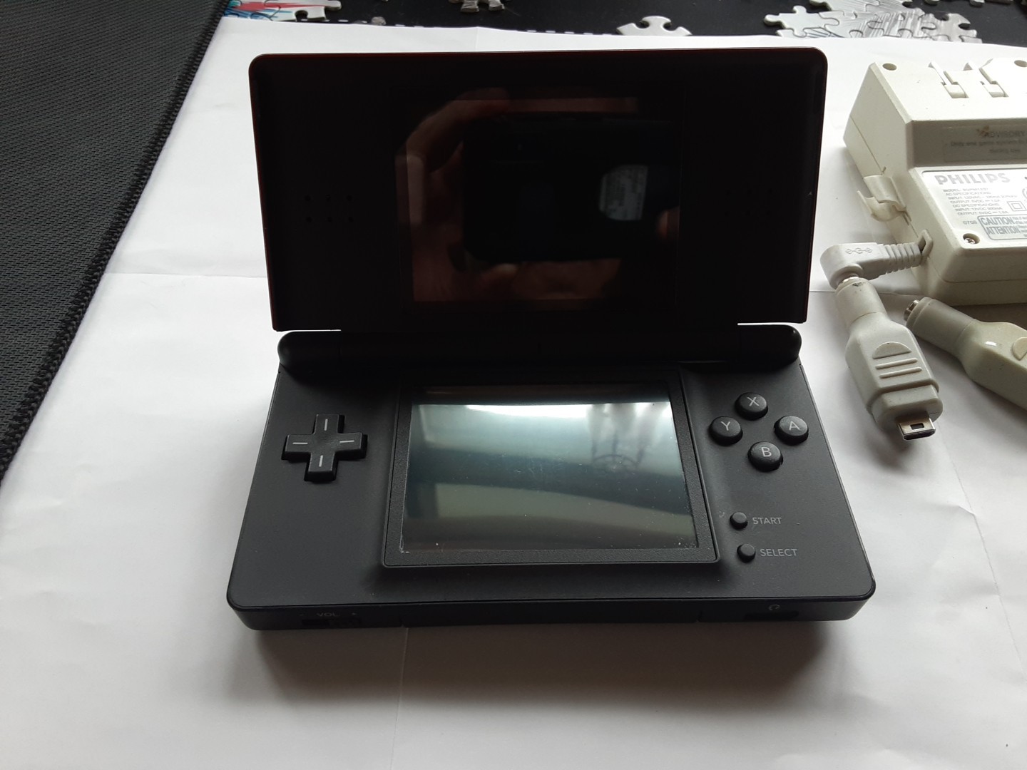 Nintendo DS Lite Crimson Handheld System – Red/Black With Charger And 1 Game