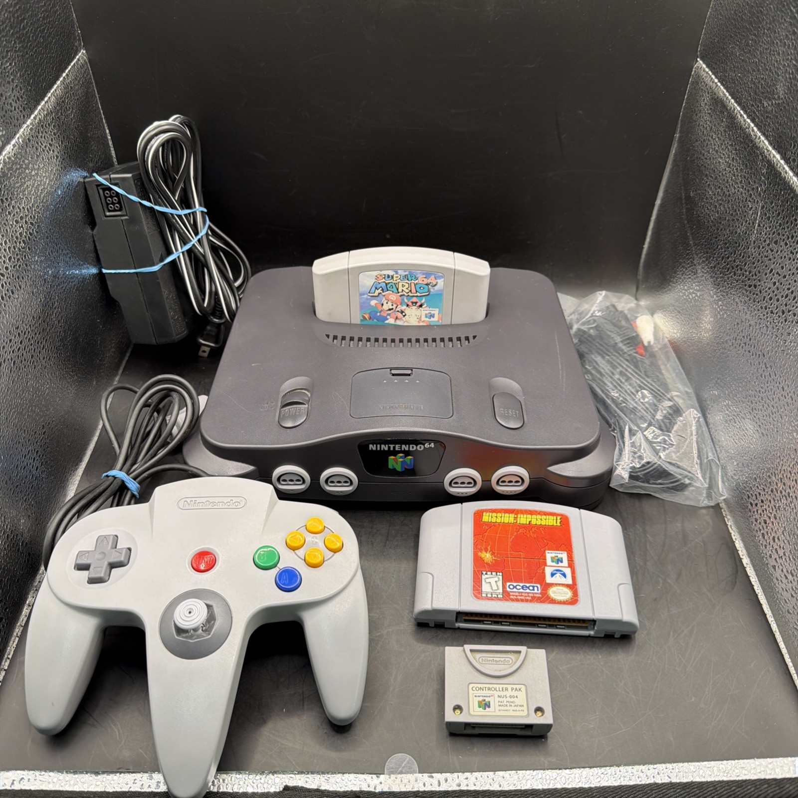 Nintendo N64 Console Bundle with Controller / Cords – Tested with super Mario 64